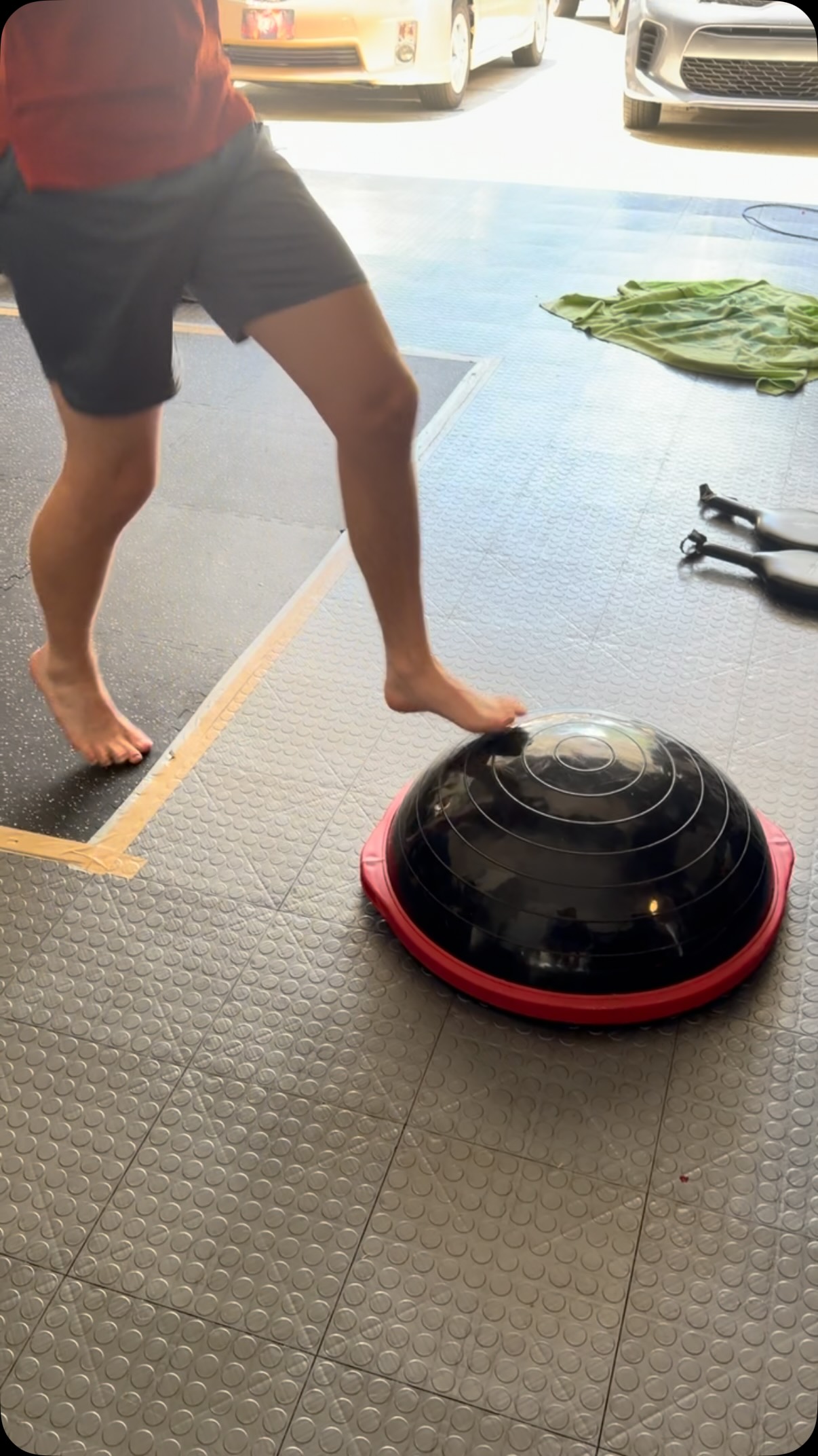 Alternating feet like this isn’t just flashy — it’s serious training for better coordination, balance, proprioception, and ankle stability.
These are game-changers for Muay Thai, BJJ, everyday movement, and injury prevention. The more you challenge your balance, the stronger and sharper you become.
Consistency with drills like this builds that confidence and control. 💪 Start your journey with Martial Arts Nomad 🐻