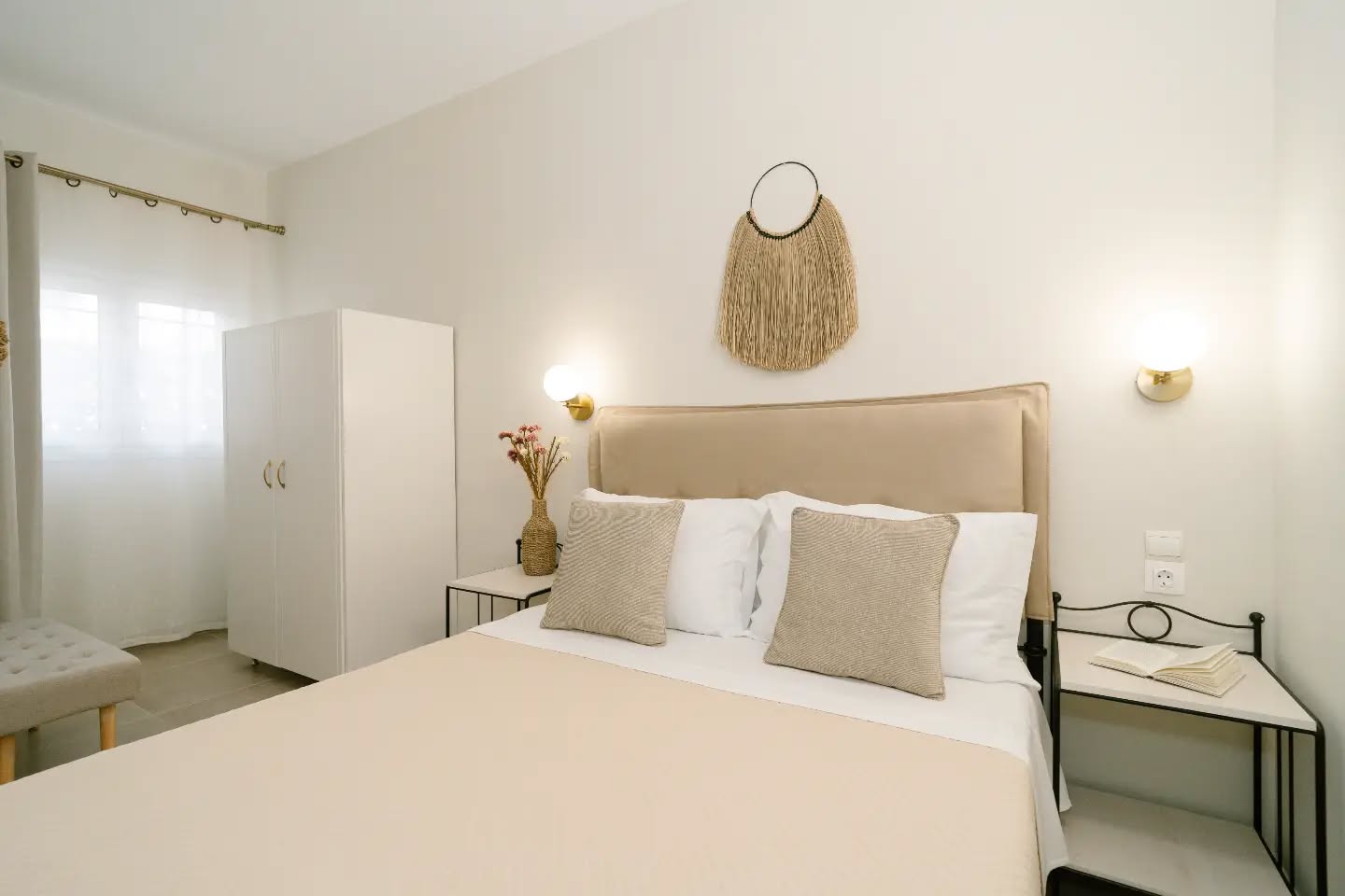 Quiet luxury.
✨
Discover the Earth Lux. Apartment
www.fissasrooms.gr
#FissasRooms
#BoutiqueRooms
#Spacetounwind
#SivotaEpirus