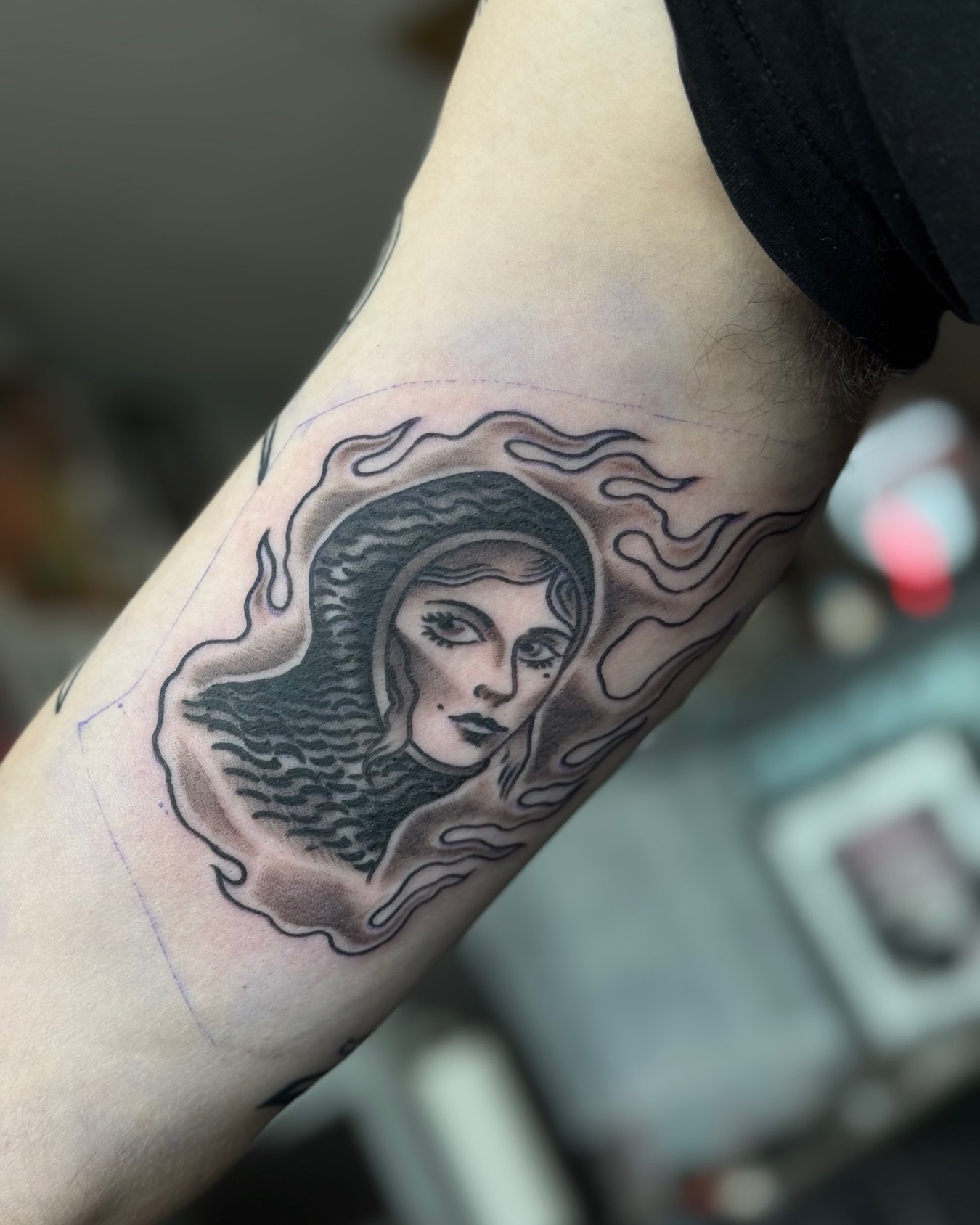 Recent piece by Ty
@tyhigginstattoo
To Book With Ty
Request an Appointment at
TitanTattooNashville.com
#blackandgraytattoo
#traditionaltattoo
#nashvilletattooshop