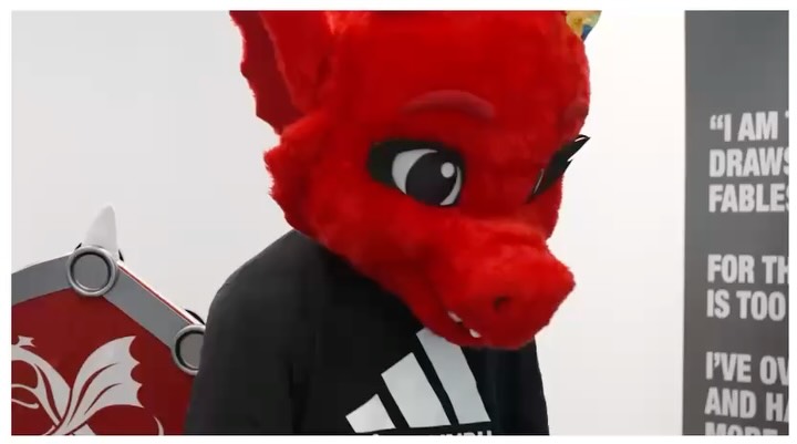 📽️ Postcards from @team_wales kitting out day! 👌
Diolch i @cardiffmetsporttv 📽️
#CardiffMet #TeamWales #Glasgow2026