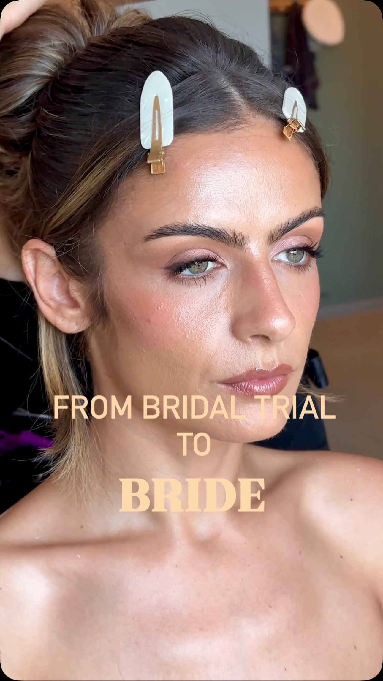 Did you notice that for her trial the neckline of her outfit was similar to her wedding dress?? That is so important and there are so many factors that go into having a successful bridal trial🤍 I feel this is a topic that could use some education and I will be sharing more about my professional opinion on the subject 🤍
.
#makeupartistgreece #luxurybridalmakeup #destinationmakeupartist #cretemakeup