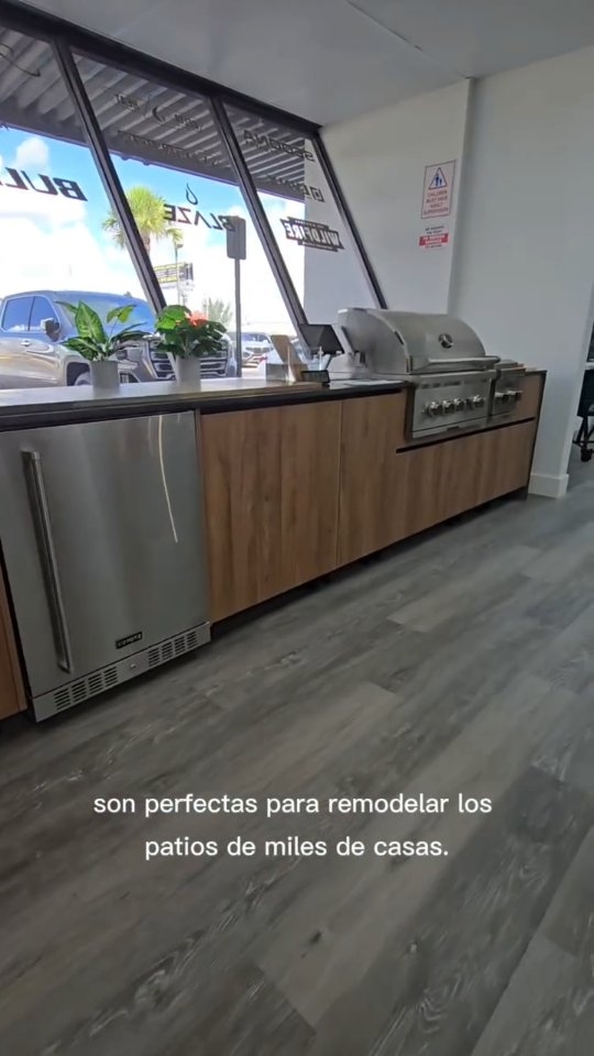 At our showroom, we combine the finest materials and high-end finishes so our team can help you plan your dream space. ๐ Visit us at: 6911 NW 77th Ave, Miami, FL 33166
๐ฒ Click the link in our bio to schedule your exclusive consultation or visit us in person. #MiamiOutdoorKitchens #OutdoorLiving