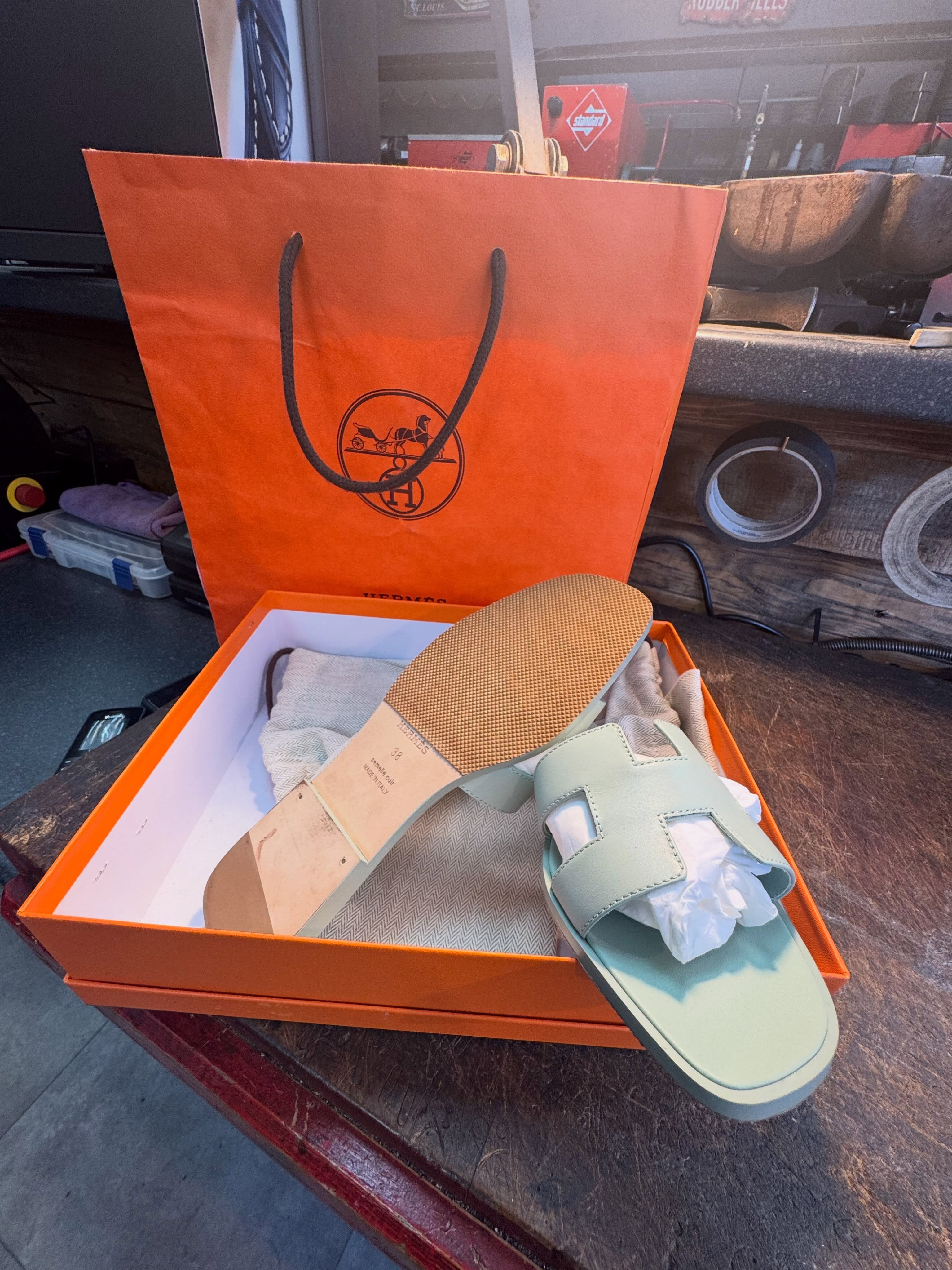 Protective soles on these stunning Hermes sandals. Summer ready ☀️