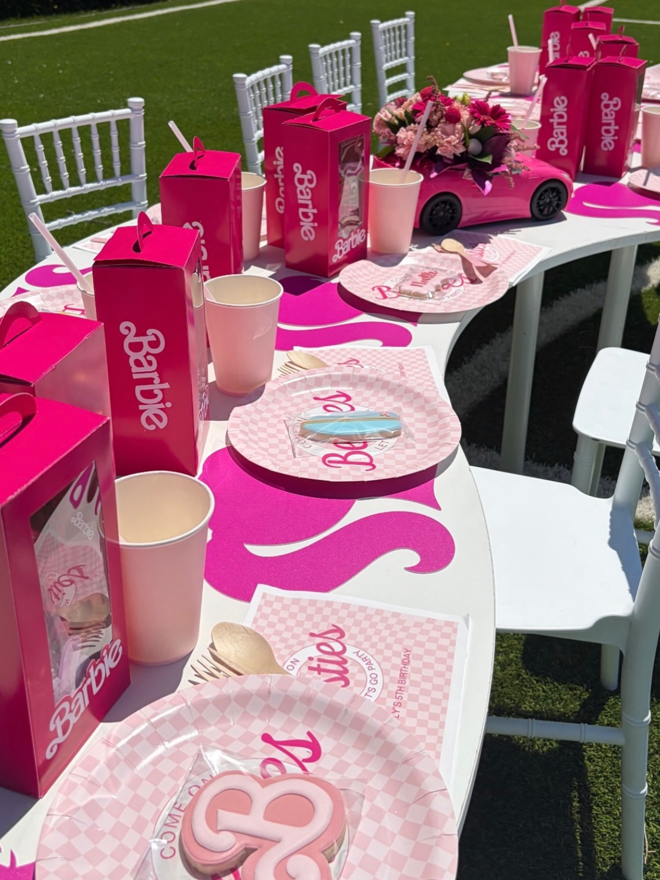 Belly’s 5th birthday, Barbie edition. Pink cars, palm trees, and a whole lot of pink — exactly how a Barbie girl should turn five.
Comment “PARTY” and we’ll send you the details on how to book yours.
#EmgoPlay #barbieparty
Belly’s 5th birthday, Barbie edition. Pink cars, palm trees, and a whole lot of pink — exactly how a Barbie girl should turn five.
Tables & chairs by us. 💖
Decor by @luxurydecorandrentals 😍
Comment “PARTY” and we’ll send you the details on how to book yours.
#EmgoPlay #barbieparty