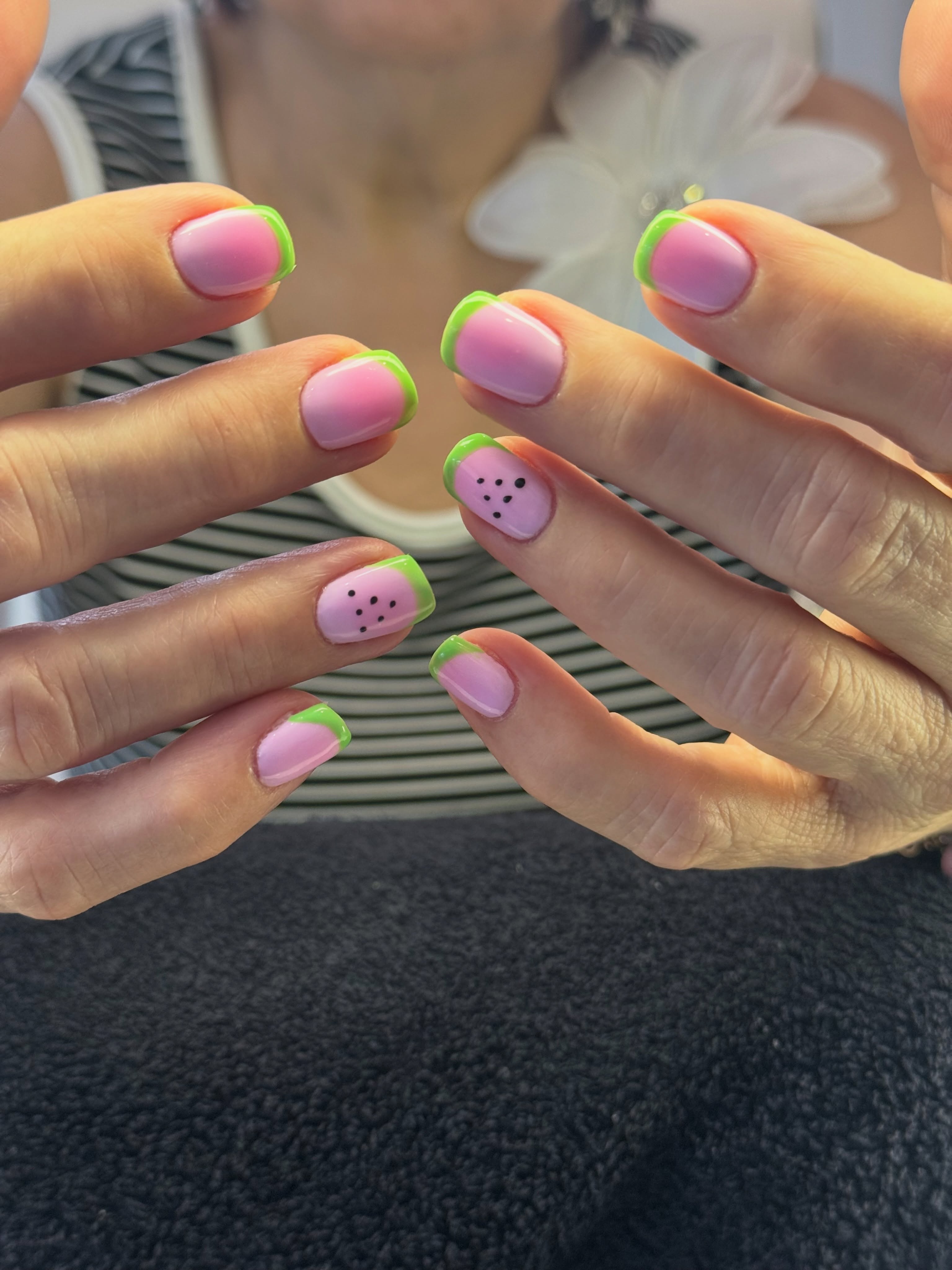 It’s so hot! 🥵
Do you need something to cool you down?? ✨🤌🏼
#watermelonnails #summernailart #dundasnailspa #buildergelnails