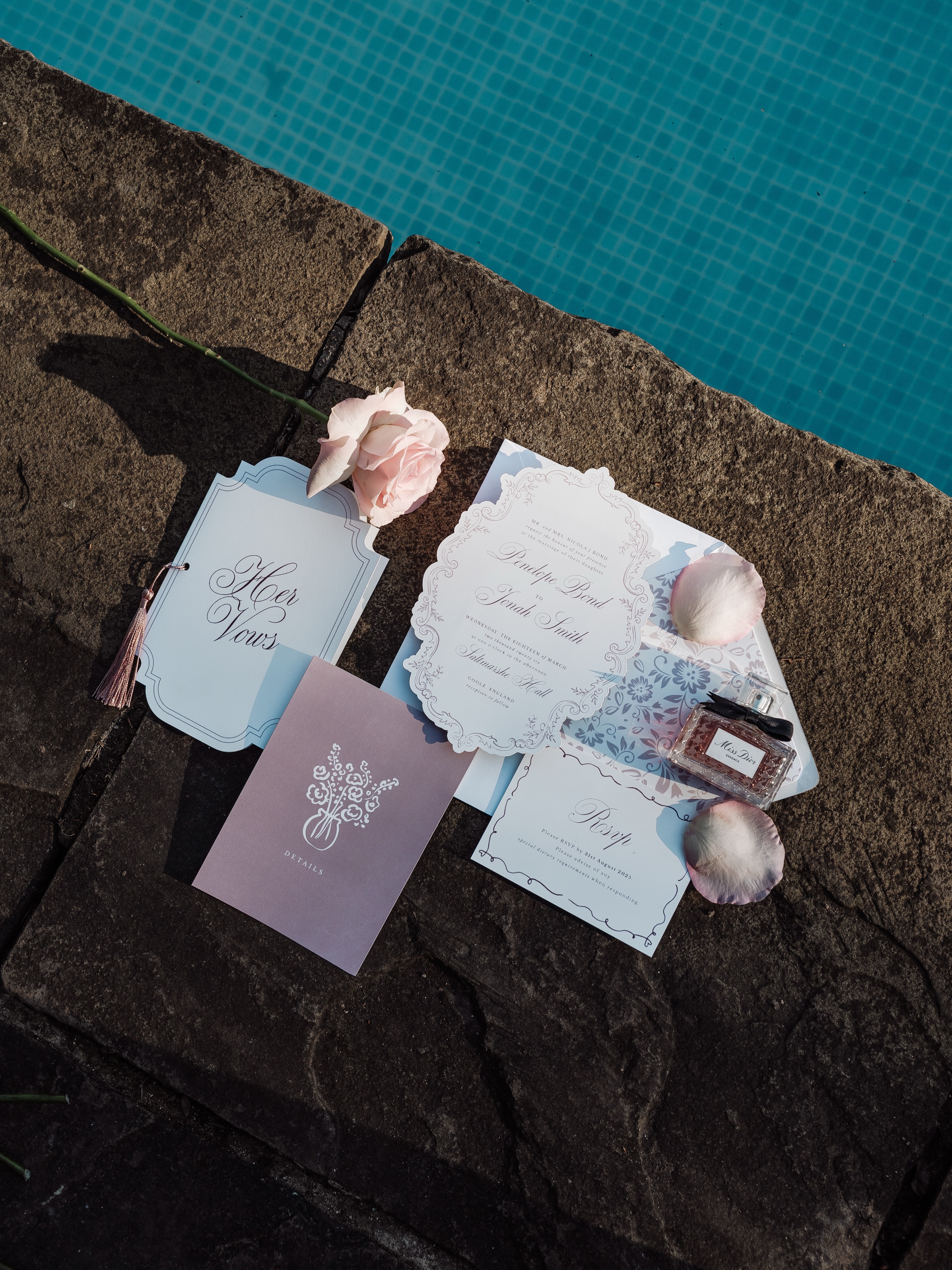 Gorgeous details by the poolside π«ΆπΌ
Inquire now for 2026/27/28 π
Photographer: @oliviaamy_photographer
Workshop and host @myprettiestworkshops
Floral designer, stylist and planner @myprettiesuk
Venue @saltmarshehall
Stationery @Mallyscrafts