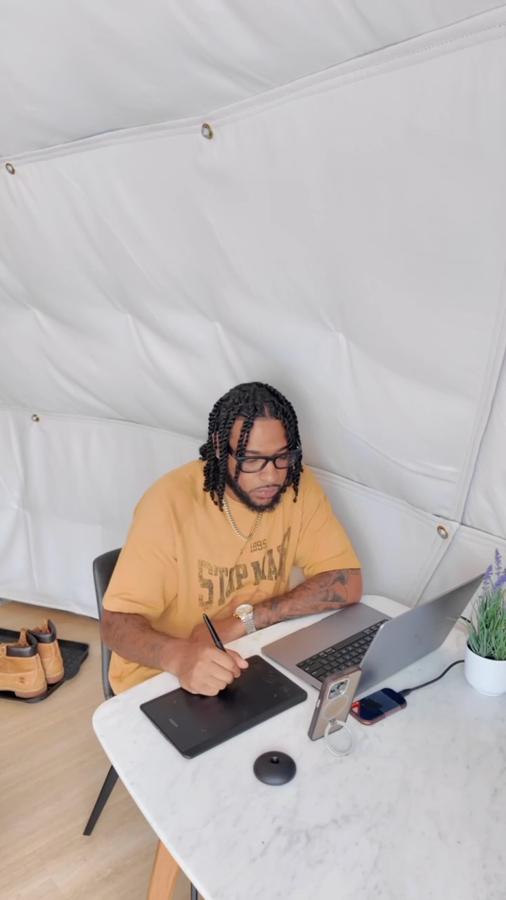 Sometimes the best reset isn’t a vacation it’s a change of scenery.
Peaceful vibes on the mountainside, editing, reflecting, and recharging. Resetting my mind, relaxing my spirit, and getting ready for everything this next quarter has in store. ⛰️💻📸
Locked in. Let’s work.
#ShineIncphotography #ContentCreator #CreativeJourney #MountainViews