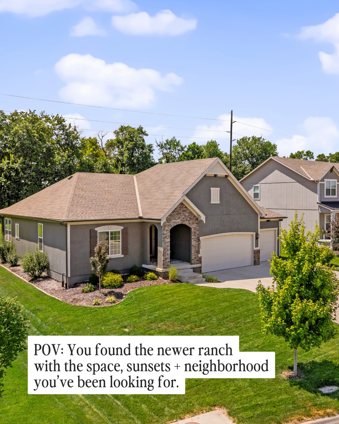 JUST LISTED in Spring Hill!
You had me at newer ranch + Kansas sunset views. š
18908 Skyview Lane offers easy one-level living with 3 bedrooms, 2 baths, an open floor plan, a 3-car garage with extra-tall doors, and an unfinished basement ready for future possibilities. Plus, youāll enjoy Foxwood Ranch amenities including a pool, clubhouse, playground, and trails.
3 beds | 2 baths | 1,728 sq. ft. | $455,000
Come see what makes this one so easy to love. š¤