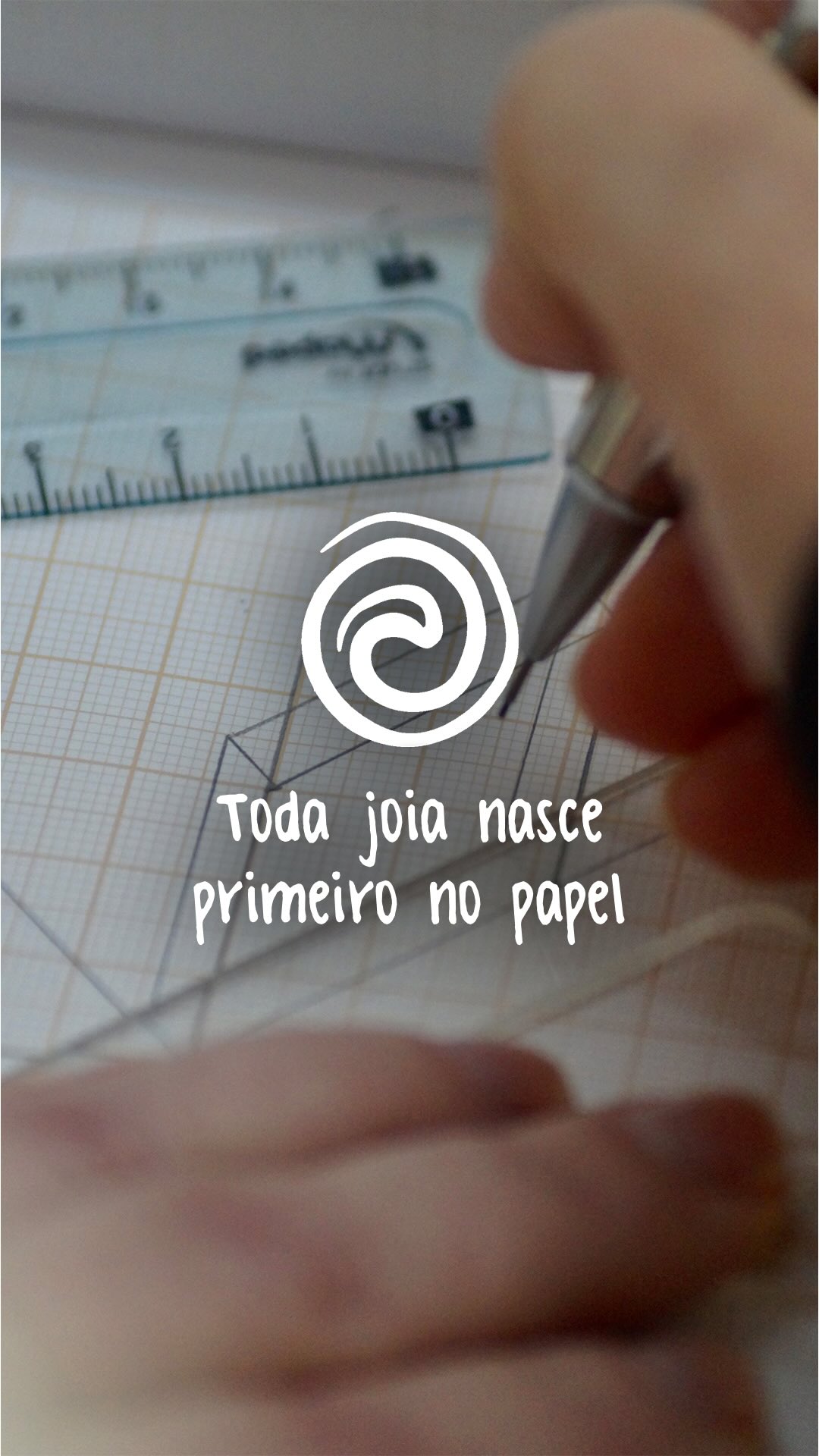 Toda joia nasce muito antes do brilho. Ela começa em um traço, em uma ideia, em um olhar criativo capaz de transformar inspiração em algo único. ✨
No curso de Design de Joias da Criativita, você aprende a dar forma às suas ideias, desenvolvendo técnicas, criatividade e sensibilidade para criar peças que contam histórias e carregam significado.
Porque cada grande joia já foi, um dia, apenas uma ideia esperando ganhar forma 💍
#designdejoias #joalheiria #portoalegre