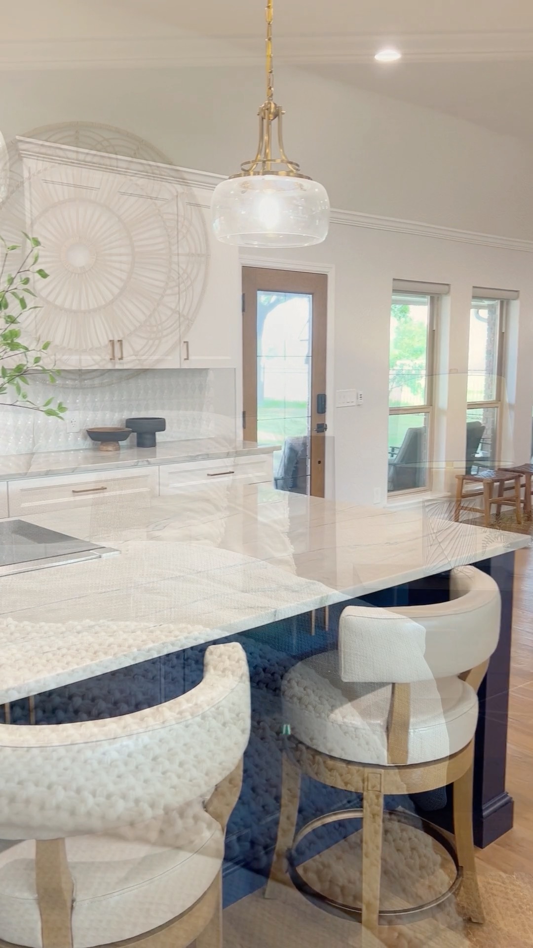 Most people know us for staging, but one of our favorite things to do is help homeowners fall back in love with the spaces they live in every day.
From furniture and finishes to layout, styling, and those finishing details that make a house feel like home, our design services are tailored to your lifestyle and the way you want your home to feel.
Beautiful, functional, and uniquely yours: that's always the goal. 🤍