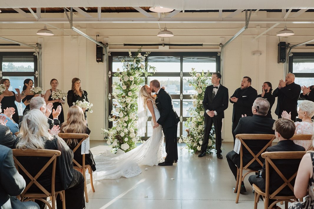 When the vibes are sunshine, love, and happiness🥰 The Atrium really showed off with the beautiful sunlight streaming in through the windows for Mackenzie & Drew’s wedding ceremony 🤍 Ugh gorgeous, no notes.
Photographer: @emilypalmphoto
Coordinator: @aalearayy with @thebookinghouse
Makeup: @carmellinabeautyco_
Hair: @kerianneee
Florist: @stephaiba
DJ: @djedge717 with @cuttingedgeproevents
Signage: @themorganmadeweddingshop
Caterer: @thejdkgroup
Videographer: @alenkafilms
Cake: @bella_manse
Couple: @mackhartman_ & @_drewhartman_