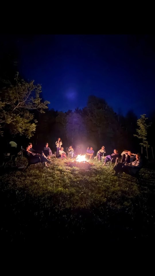 Some spaces carry an essence that allows us to truly settle, strip back, and explore the unknown.
I recently joined @ecolesetsuko, @train.with.kching & @jennisetsukolee at @centretara for an incredible 4-day immersion to master Sports Thai Massage and Energy in Motion ✨
Between the tranquil land, sunset views, fireside chats, somatic practices, morning movement and nourishing vegan food by @la_cuisine_dore, it was the perfect container to dive deep.
For bodyworkers, the true beauty of an immersion like this is the gift of time: time to connect, rest, and integrate techniques that save your hands while elevating your practice.
We gathered from all walks and seasons of life for this 1st edition—sharing knowledge, challenging our minds, and remembering why we fell in love with this work. We call it "magic," but it’s really the beautiful intersection of anatomy, deep discernment, and respect for each body’s unique story.
To everyone who took the leap and shared a piece of themselves: thank you. 🙏✨
🌿 For Therapists: If you missed this round, you won’t want to miss next year’s retreat in mid-July. Keep an eye out!
💆 For Clients: To everyone being served by this amazing group of practitioners, allow yourself the space to explore new ways of being received and massaged. Incredible upgrades are coming to your next sessions.
May challenge turn into growth, doubt turn into confidence, and work become play.