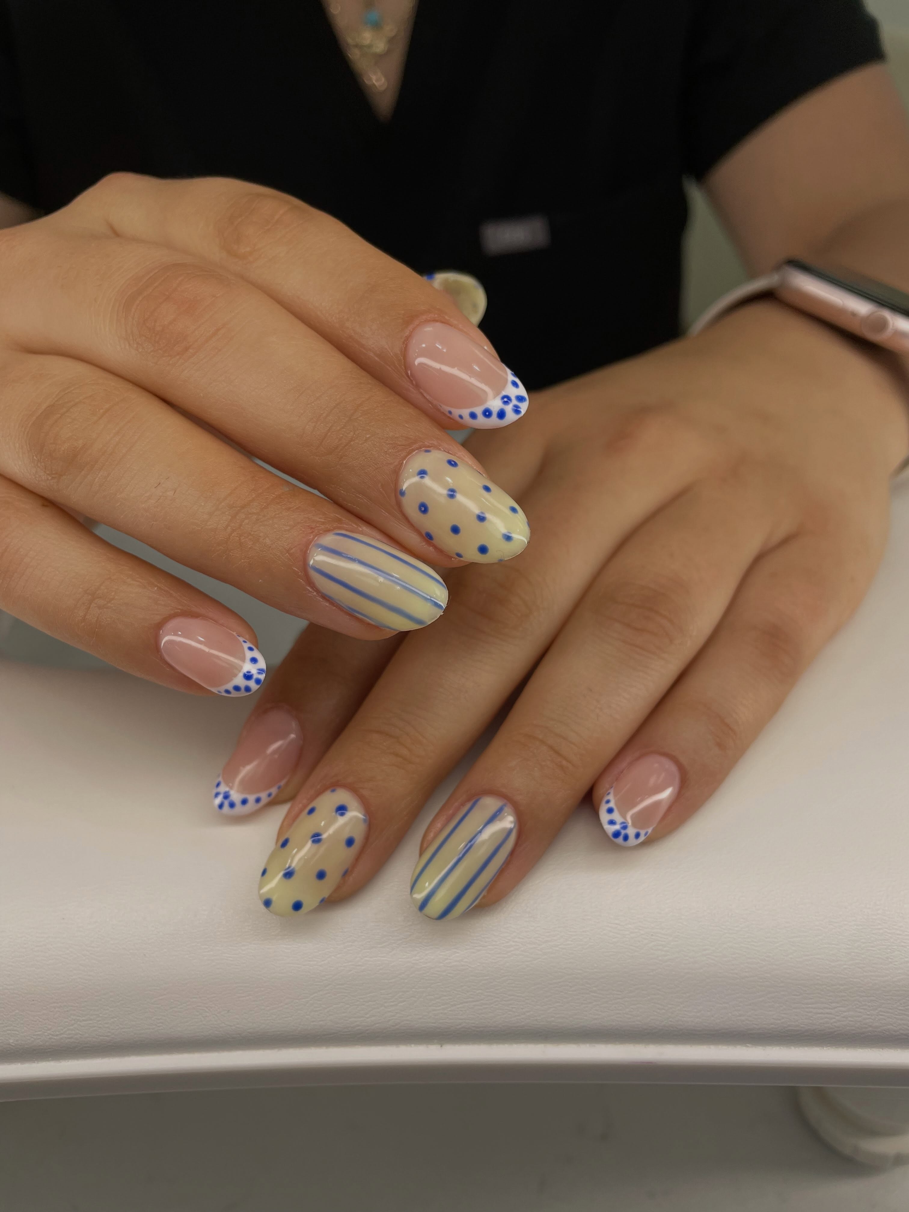 Blue skies, fresh nails and all the summer vibes! ☀️💙
Nails done by @nails.bylisah