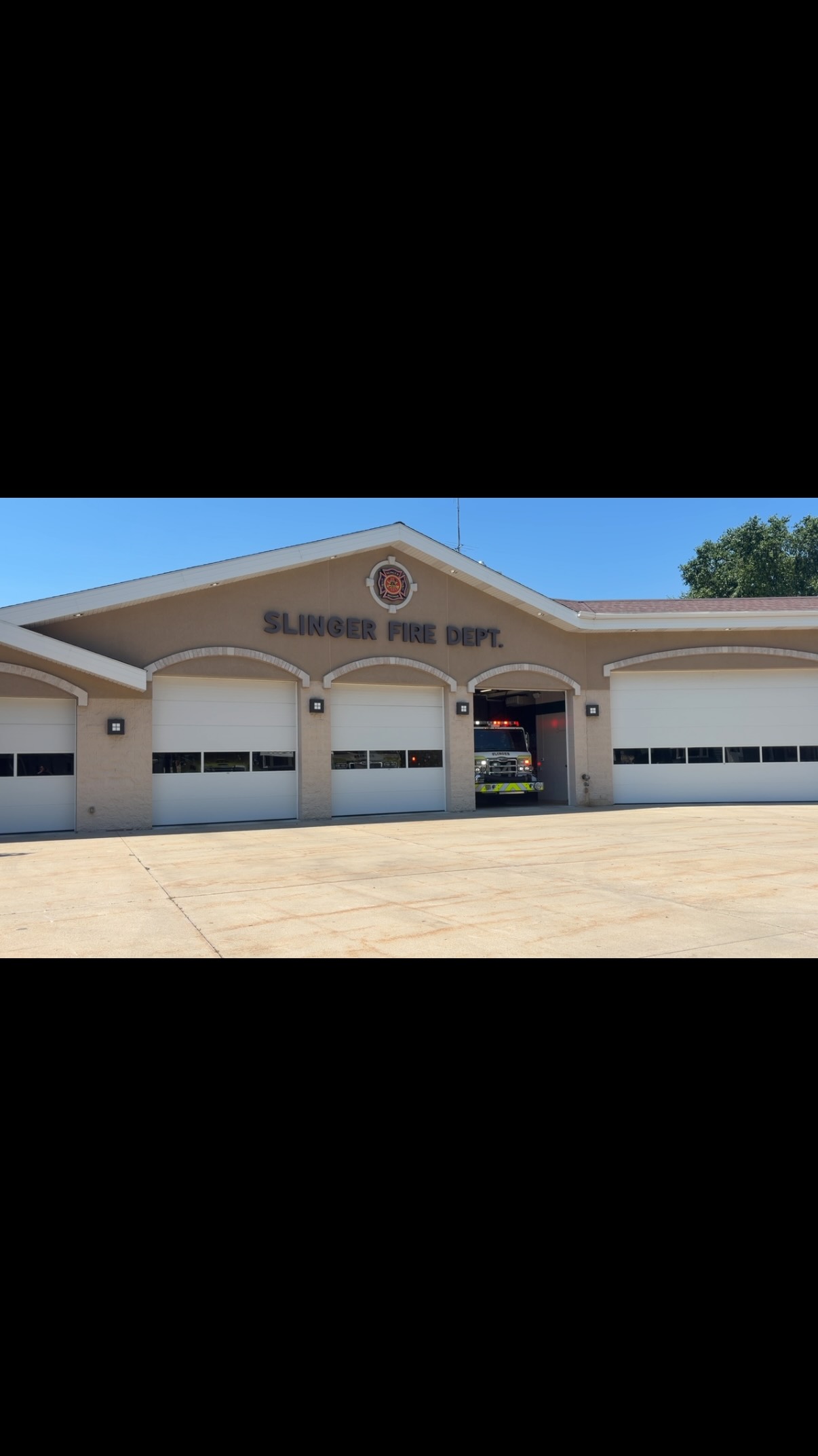 Weekly Call Summary: July 5-11, 2026
📍 07/05 @ 4:18 p.m. - 300 Blk. James St, for a fire alarm accidentally pulled by a child. A crew responded to reset the alarm and ensure there was no fire.
📍 07/05 @ 10:33 p.m. - W194N15700 Blk. East Gate Ct, for a mutual aid request by the Jackson Fire Department on a structure fire. SFD responded with a RIT team.
📍 07/08 @ 6:58 a.m. - 100 Blk. Central Av, for a request by Lifestar EMS to assist with lifting a patient. An engine company responded with a Binder Lift device.
📍 07/08 @ 10:00 p.m. - 3400 Blk. Birnamwood Dr, for a request by Lifestar EMS to assist with possible CPR in progress. An engine company responded and assisted carrying and transport of patient to the hospital.
📍 07/10 @ 12:25 a.m. - 200 Blk. Cedar Creek Rd, for a rubbish fire unattended, located by Slinger Police. A crew responded and extinguished the pile and the on site manager was warned for outdoor burning of waste material.
The attached video is Engine 2164 responded to assist the Newburg Fire Department on a structure fire this afternoon.