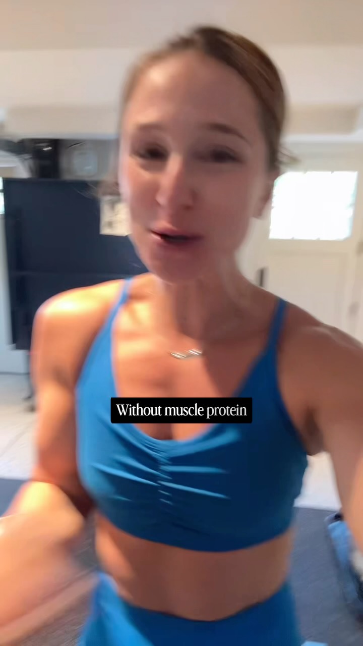 As a woman if you are going to cold plunge, it should be approximately 50°F versus if you’re a man where it can be less than 40°F. This is because men and women’s hormones respond differently to external stress 👀 #strongbysarah #sauna #hypertrophy #coldplunge #muscleproteinsynthesis
