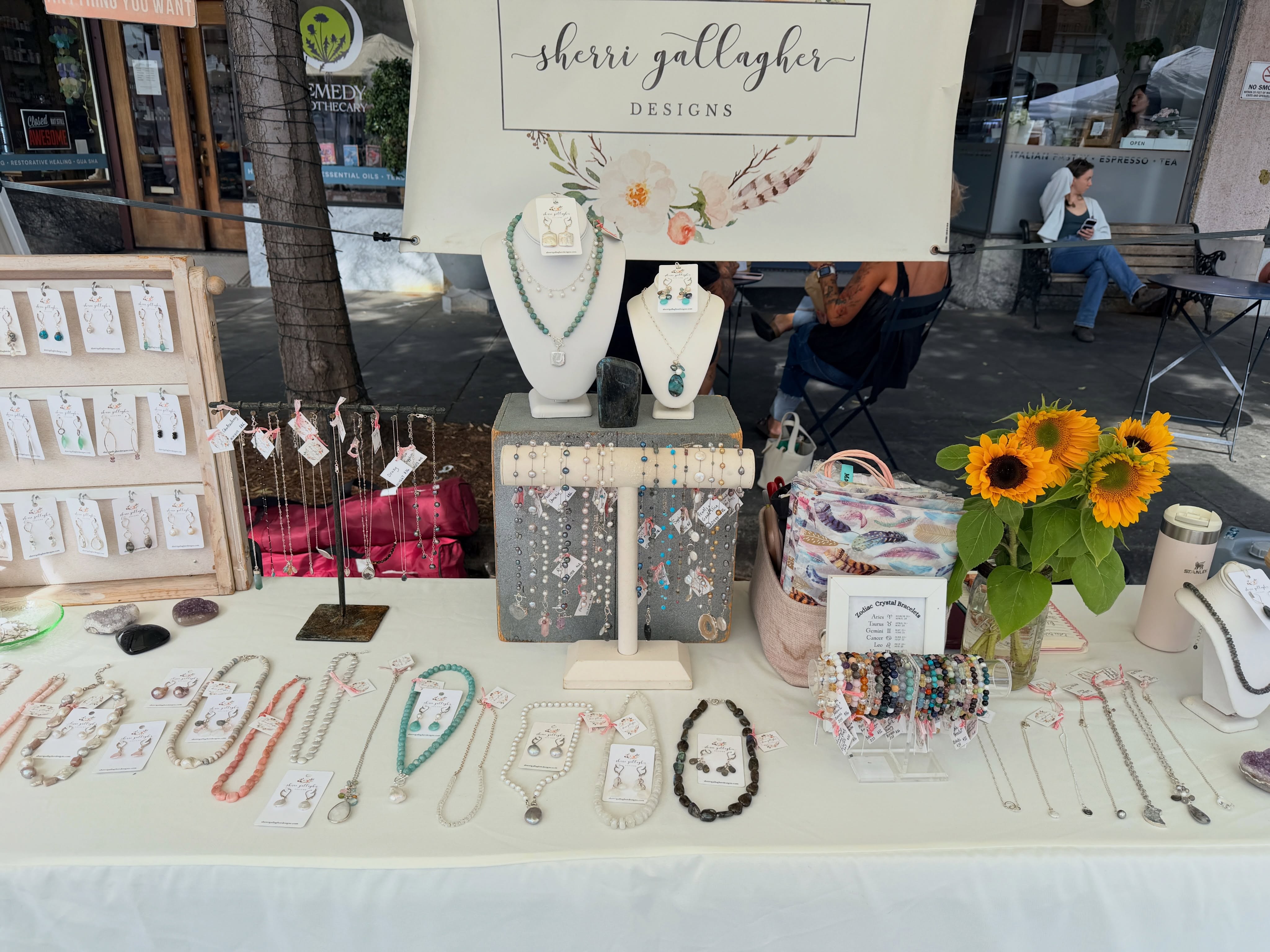 We’re groovin’ in Petaluma today at the Art & Garden Festival.
100+ vendors, music, food, beer & wine, kids zone and shopping for anything you might want!
I’m set up in front of Stellina Pronto bakery on Kentucky St until 5.
#petaluma #handmadejewelry #art&gardenfestival