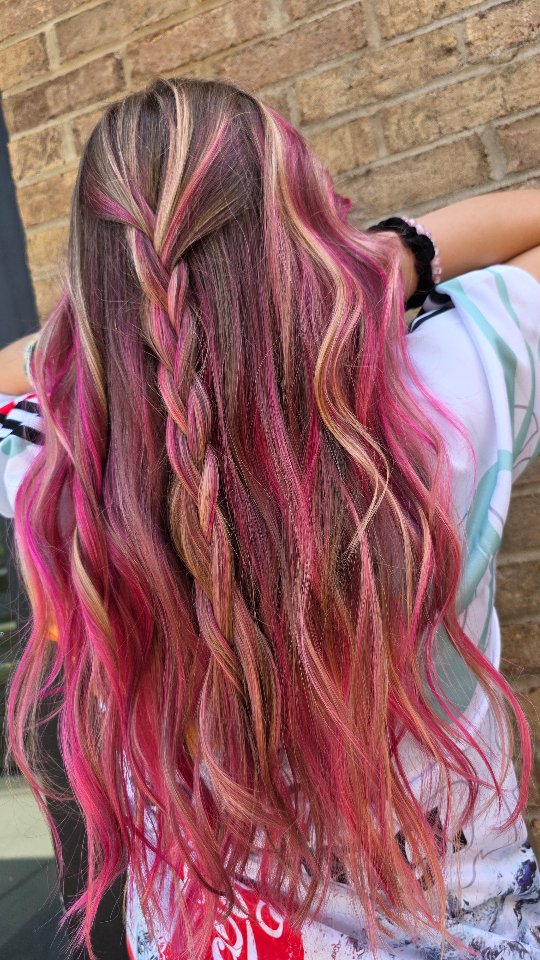 When the Pinterest photo you've been saving for years is now YOUR hair!
This color combo was SO much fun to do! I think her face says it all😆😆
.
.
.
#clthairstylist #monroehairstylist #indiantrailhairstylist #monroehairsalon #indiantrailsalon
