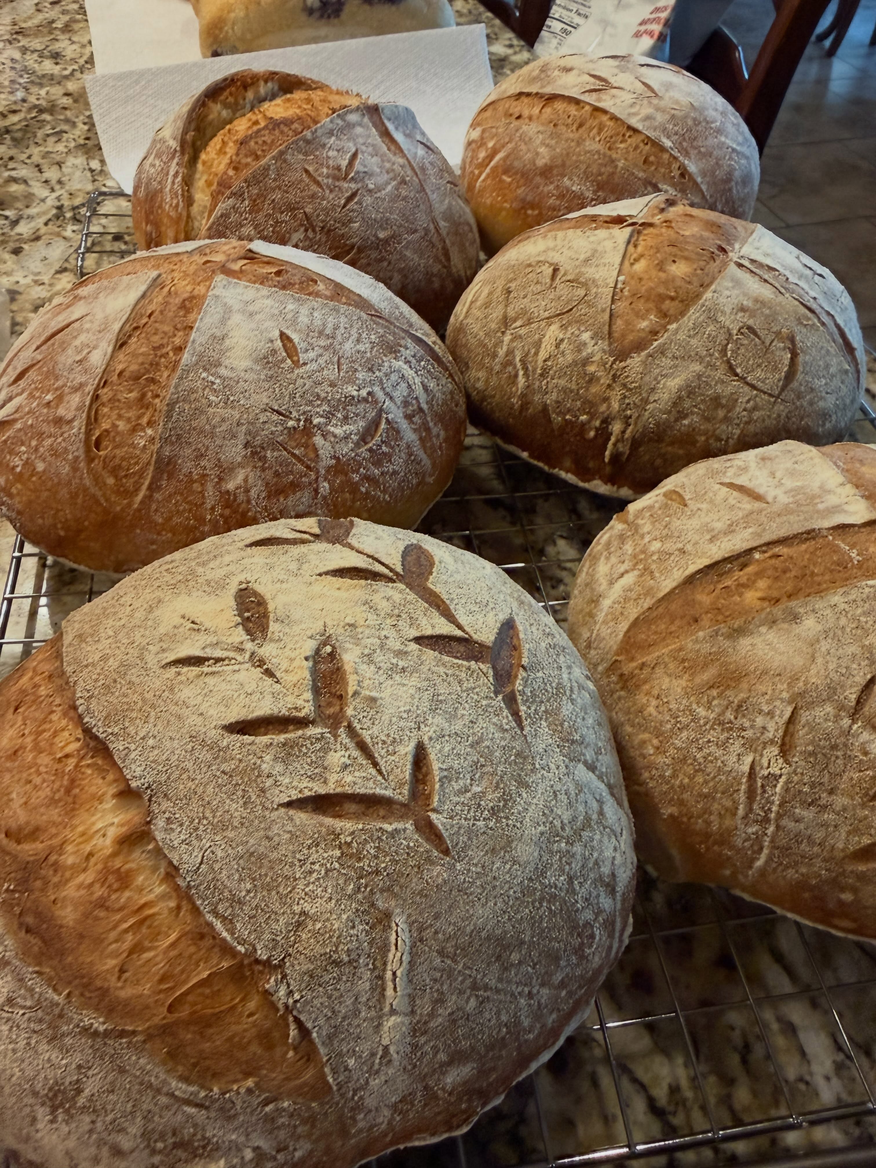 Come get your fresh organic sourdough from me TOMORROW!! 🍞🍞🍞
I’ll be at the St. Gabriel Firefly Market from 4-8PM. It’s the best market, you don’t want to miss it! 🍞🐝
I will be bringing:
🍞SOURDOUGH LOAVES🍞
- Regular
- Jalapeno/Cheddar
- Rosemary/Roasted Garlic
- Blueberry/Lemon Zest
- (NEW!) Sundried Tomato/Parmesan/Roasted Garlic
🍪SWEETS🍪
- Spiced Oatmeal Cookies
- (NEW!) Blueberry Scones
See you there! ✌🏼🩷
