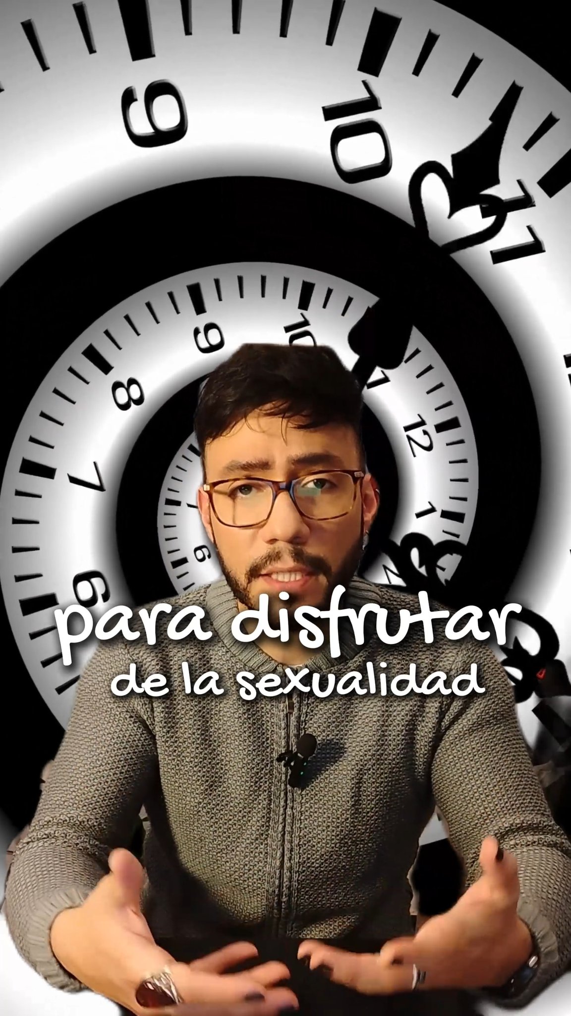 ¿Y si el problema no es durar poco… ni durar mucho? ⏱️
En la respuesta sexual existe una etapa llamada “meseta”: un momento en el que la excitación y la intensidad del placer pueden mantenerse antes de lo que venga después.
Pero muchas personas viven esta experiencia con ansiedad:
“¿Ya terminé muy rápido?”
“¿Por qué todavía no termino?”
“¿Estoy tardando demasiado?”
Como si existiera un tiempo correcto para disfrutar.
La sexualidad no es una competencia contra el reloj. También es un espacio para acariciar, besar, mirar, conectar y prestar atención a lo que estás sintiendo.
Cuando dejamos de obsesionarnos con llegar al orgasmo o con “cumplir”, podemos empezar a preguntarnos algo más importante: ¿cómo estoy viviendo este momento?
En Sexus, la sexoterapia puede ayudarte a explorar qué hay detrás de la presión por rendir y a recuperar una sexualidad más consciente, libre y placentera.
💬 ¿Alguna vez has sentido presión por “durar” cierto tiempo?
Guarda este reel, compártelo con alguien que necesite escucharlo y síguenos para más contenido sobre sexualidad, vínculos y salud sexual.
#SexualidadSinPresión #AnsiedadDeDesempeño #SaludSexual #Sexología #SexusMex #TerapiaSexual #EducaciónSexual #PlacerConsciente #RespuestaSexual #SexualidadConsciente #BienestarSexual #Intimidad #RelacionesSanas #Sexoterapia #SinTabúes