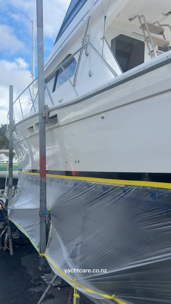 A bit of polish here and there, a spot of antifoul over there 🪄#totalyachtcare #boatcare #boatdetailing #bayofislands #bayofislandsmarina