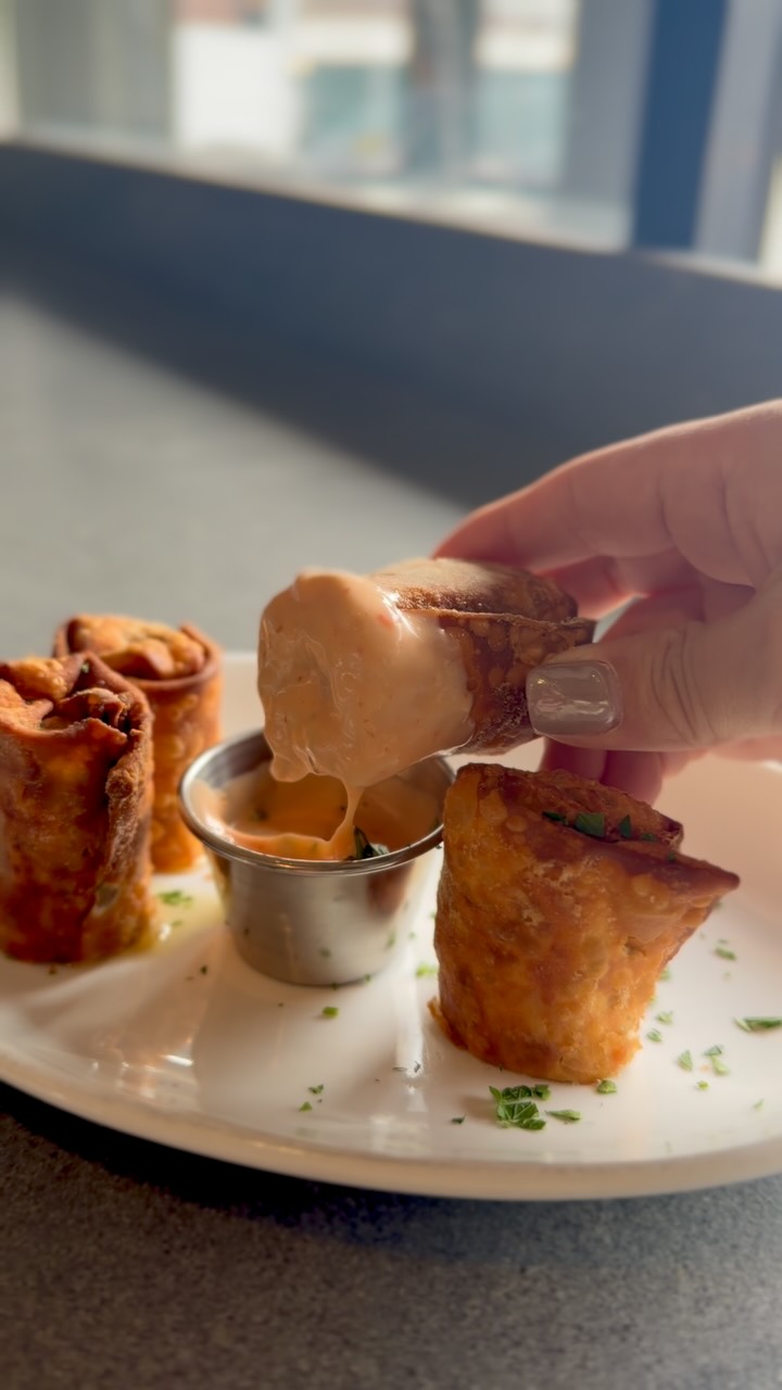 Life with Cook is so much better! ๐จ๐ปโ๐ณโจ Discover our brand of American Classics here at Needham Center ๐
#needhamma #bostonfood #bostonfoodguide #westofboston #bostonrestaurants