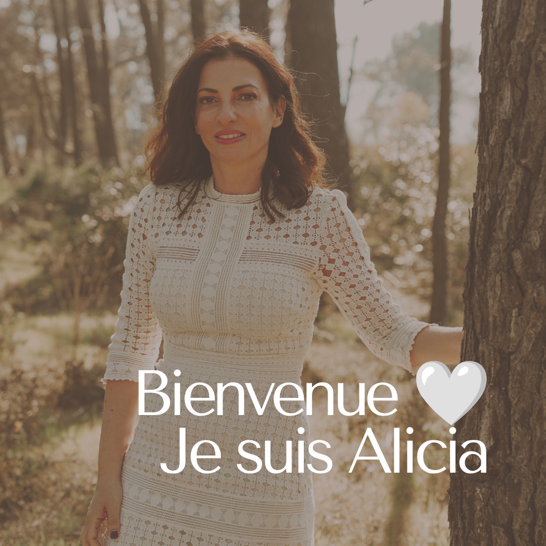 🤍 Bienvenue ici.
Je suis Alicia, praticienne en hypnose & EFT et naturopathe.
J'accompagne les femmes qui souhaitent retrouver une relation plus sereine avec leur alimentation, leur corps et leurs émotions.
Au fil de mes accompagnements, j'ai observé que beaucoup savaient déjà quoi faire, mais continuaient à lutter avec :
🍫 les envies de sucre
🍪 les grignotages
😮💨 le stress
😴 la fatigue
⚡ la charge mentale
C'est ce qui m'a amenée à développer la méthode SNR (Système Nerveux & Rééquilibrage), une approche qui associe l'hypnose, la naturopathie et le travail sur le système nerveux.
Ici, vous trouverez :
🌿 des conseils bien-être
🧠 des contenus autour du système nerveux
🍃 des réflexions sur l'alimentation émotionnelle
🎧 des audios d'hypnose
⛵ quelques morceaux de notre vie à bord
Installez-vous confortablement, prenez ce qui vous est utile et n'hésitez pas à me dire en commentaire depuis quand vous me suivez. 🤍
Alicia
#hypnose #naturopathie #eft #alimentationemotionnelle #systemenerveux #bienetre #methodesnr #grignotage #enviedesucre #sommeil #stress