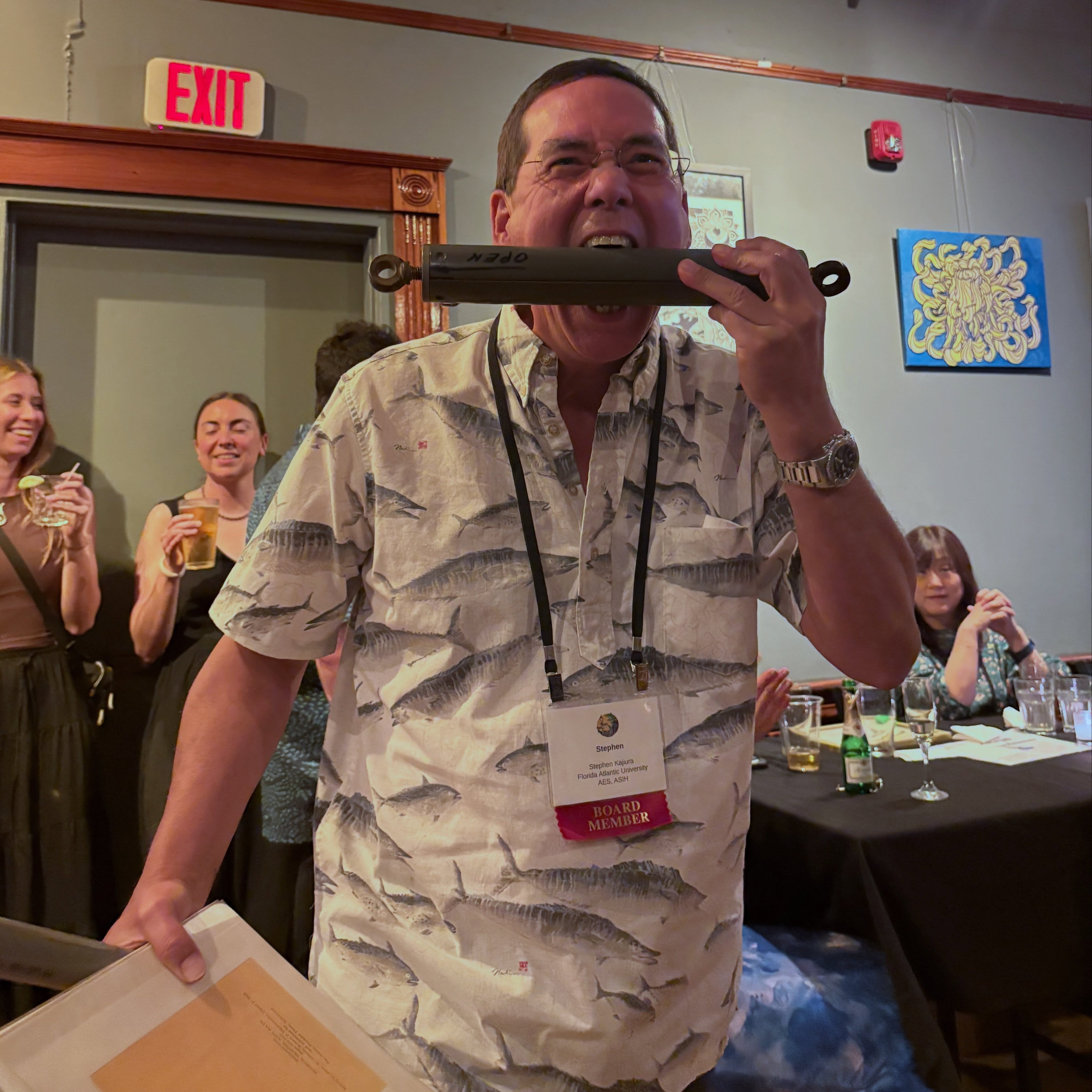 Very excited to have won the auction for an original Perry Gilbert gnathodynamometer at the @elasmostudents #auction. Dr Gilbert used this device to measure #shark #bite force, as demonstrated. This rare item was #donated by @motemarinelab #scientist Dr Carl Luer. Great to own a piece of history that I referenced in my MS thesis.