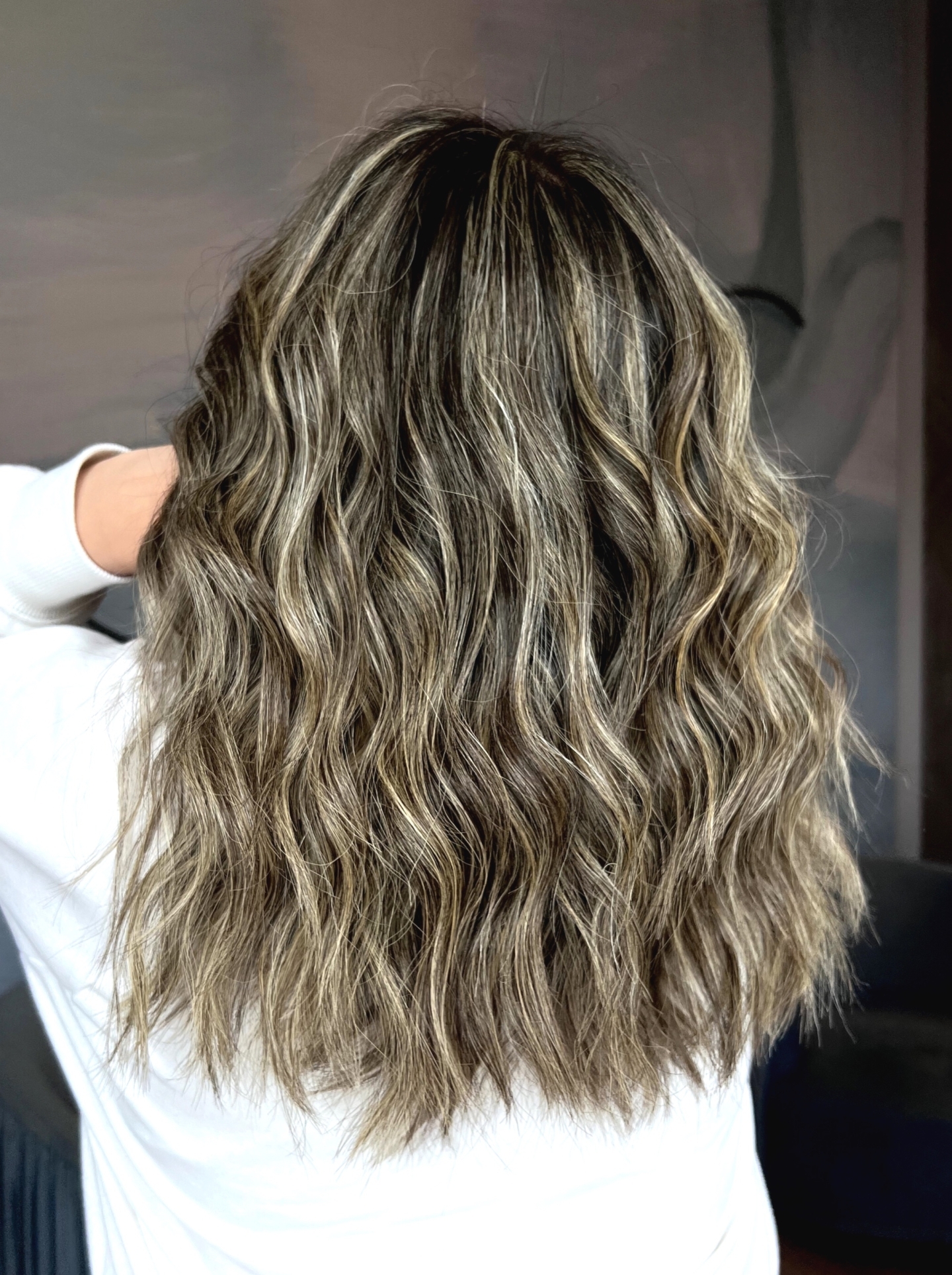 Have you ever wondered what exactly "balayage" is?
As a search term, it brings up all manners of highlighting, most of which aren't "traditional balayage."
Balayage is a French term that means "to sweep." As in- we gently sweep your lightener onto the surface of a section of your hair to create those highlights instead of the weave with the tail comb you're used to seeing.
In a traditional balayage technique, it's more of a sun-kissed look rather than a dramatically lighter blonde.
Is that something we expect you to know as the guest in our salon? Definitely not. That's our job!
That's also why we ask a lot of questions and show you a lot of different photos so that we can make sure we're on the same page in how light and what color of blonde you want, as well as where we should be placing those highlights so your vision and our artistic work come through with a gorgeous end result.
Our chairs are open and ready for you- we enjoy all our regular guests, but always have room for new ones too! Which are you?
hair by @hairgeniusamanda