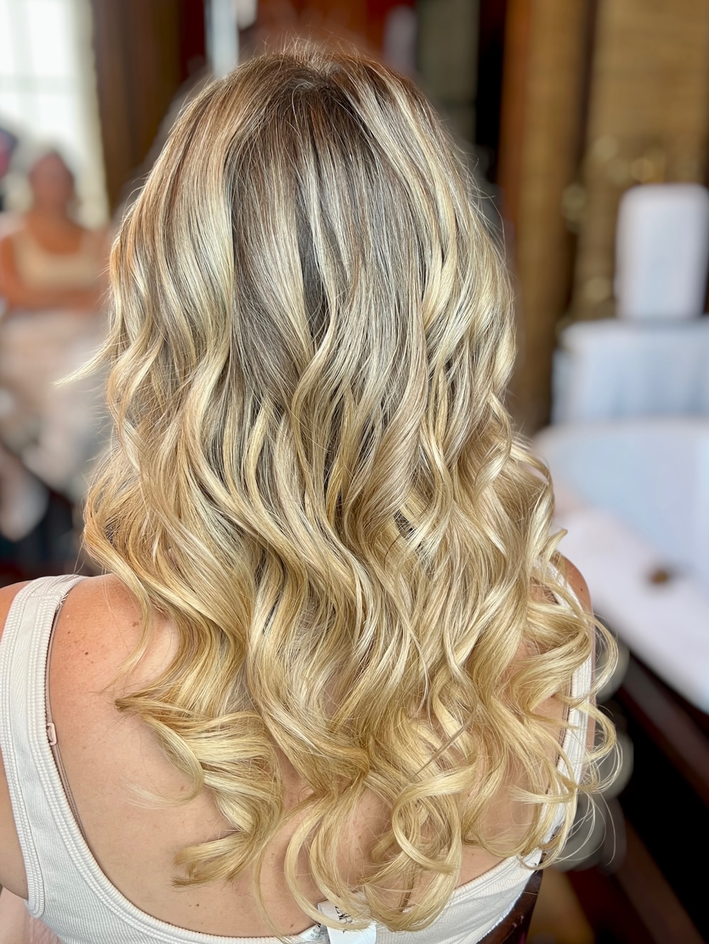 Loose curls for bridesmaids that want effortless hair 💕