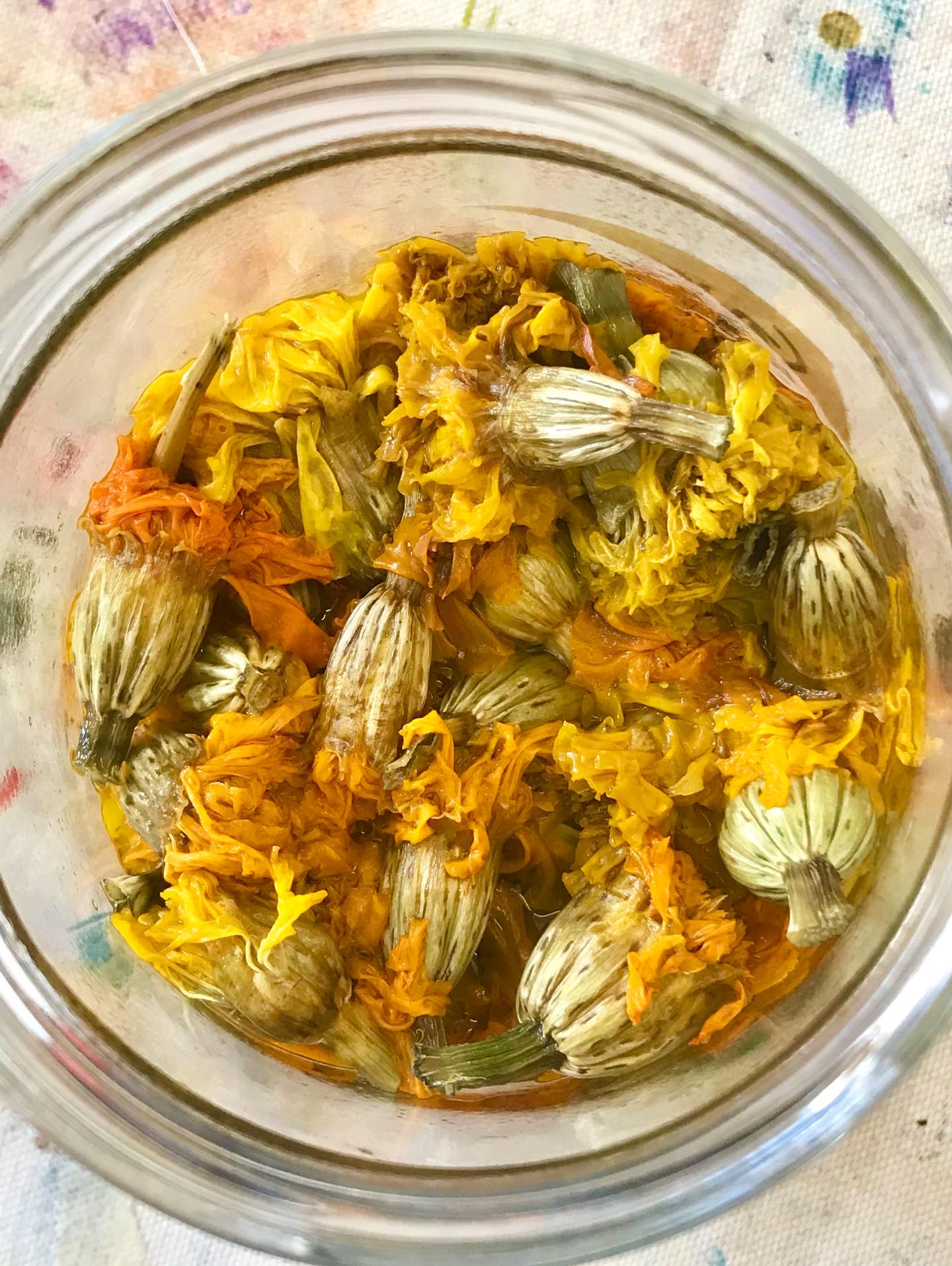 Harnessing all the colours of sunshine ☀️ in the studio today … getting ready for our Saturday workshop Screenprinting with natural dyes. #sustainablescreenprinting #slowpractice #naturaldyescreenprinting #coloursfromnature #marigold