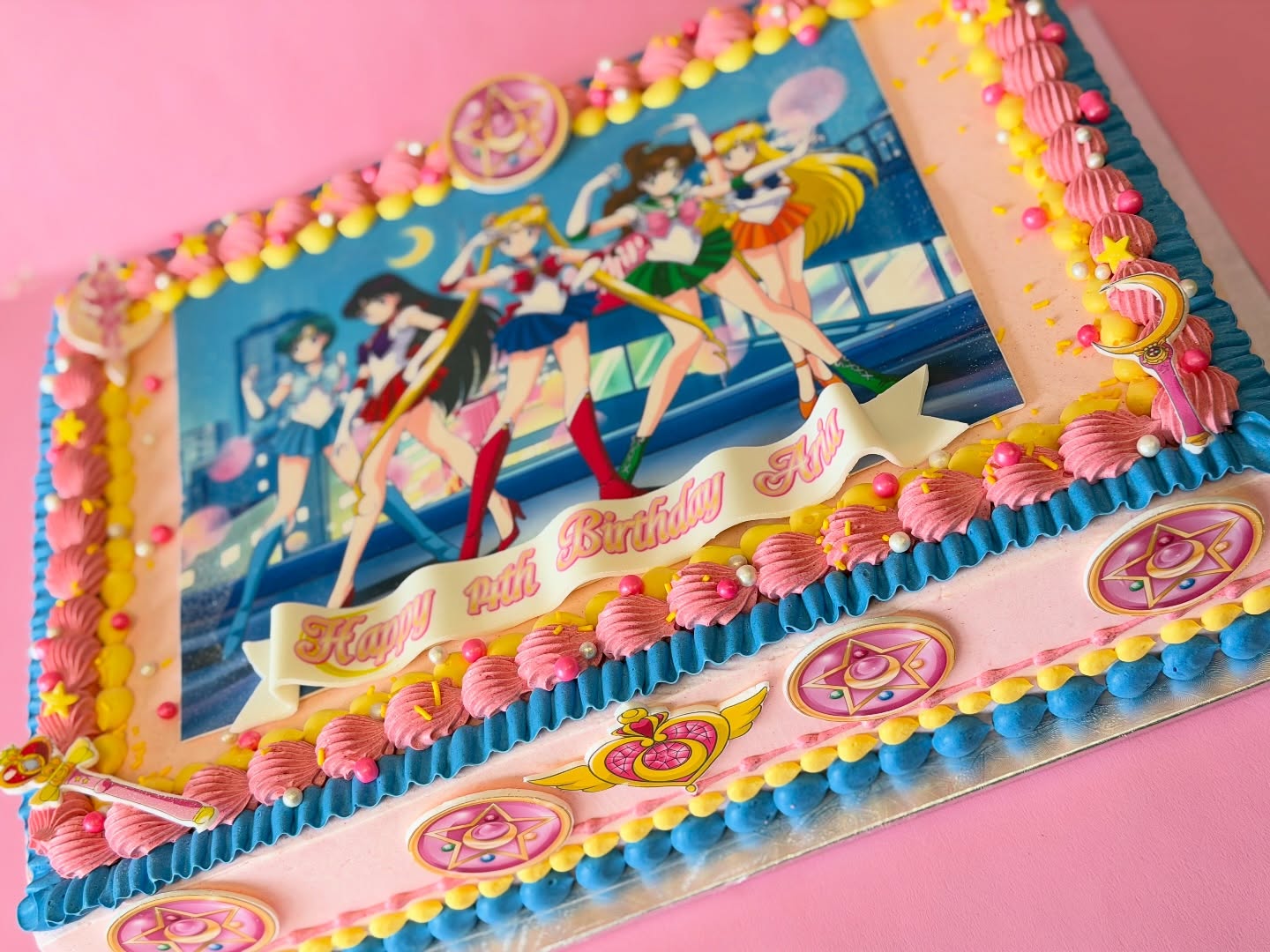 Moon Prism Power... but make it cake. ๐โจ๐
A little reminder that our #CharacterCakes arenโt just round. Theyโre available as slab cakes too. Pre-order yours online.๐
#SailorMoon #SailorMoonCake #CharacterCake #SlabCake #BirthdayCake #KidsBirthdayCake #ButtercreamCake #MississaugaBakery #MississaugaCakes #StreetsvilleBakery #GTABakery #NutFreeBakery #NutFreeCakes #SupportLocalMississauga
