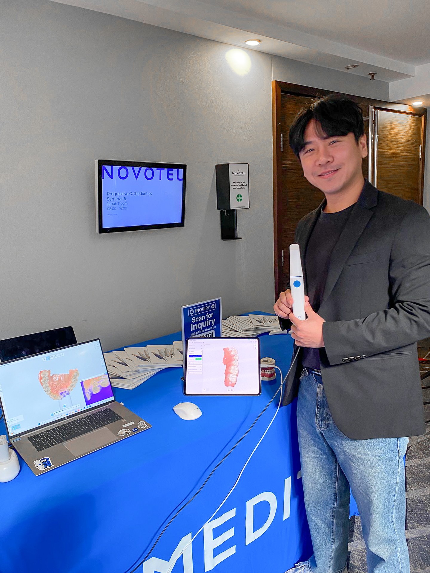 A huge thank you to our visitor from #Medit Korea for joining Seminar #6 and our One‑Day Introductory seminar in Sydney. Luke from the Medit team showcased the latest Medit #i900 scanner, which became a favourite highlight among all participants. A fantastic day of learning, innovation, and hands on excitement.✨
.
.
#OrthoEducation #Orthodontics #CPD