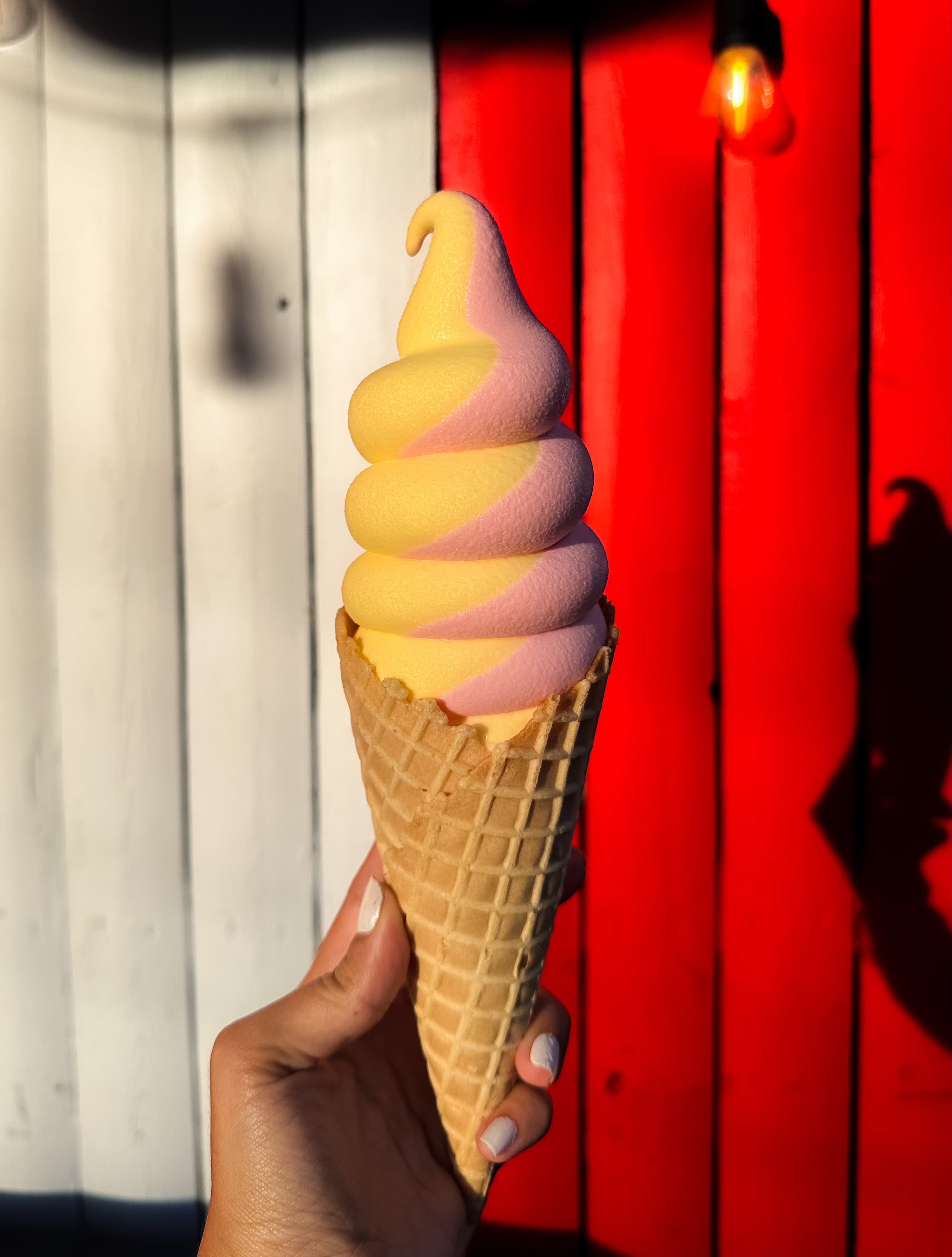 // Watermelon & Lemon Dole might be the BEST combo yet!🍉🍋 Sweet and creamy watermelon combined with the classic tartness of a lemon sorbet🫠 As always, Gluten and Dairy free‼️Open until 10pm🍦
#ScoopsNMore