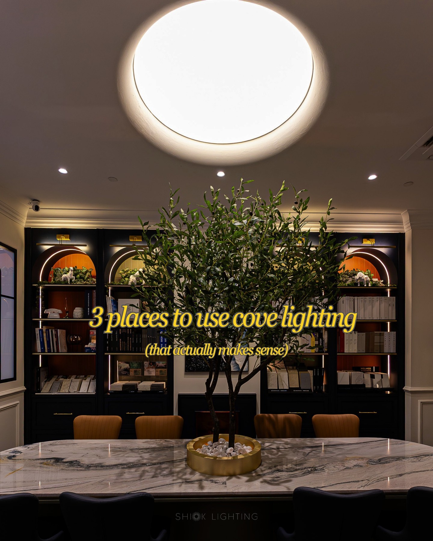 Cove lighting does more than brighten a space. By washing light gently across ceilings and walls, it helps a room feel larger, softer, and more inviting while reducing harsh glare.
They aren't just for living rooms - by using cove lighting creatively, you can elevate feature walls, improve task lighting, and bring decorative shelves to life with a soft, seamless glow.
🛋️: @decuriostudio