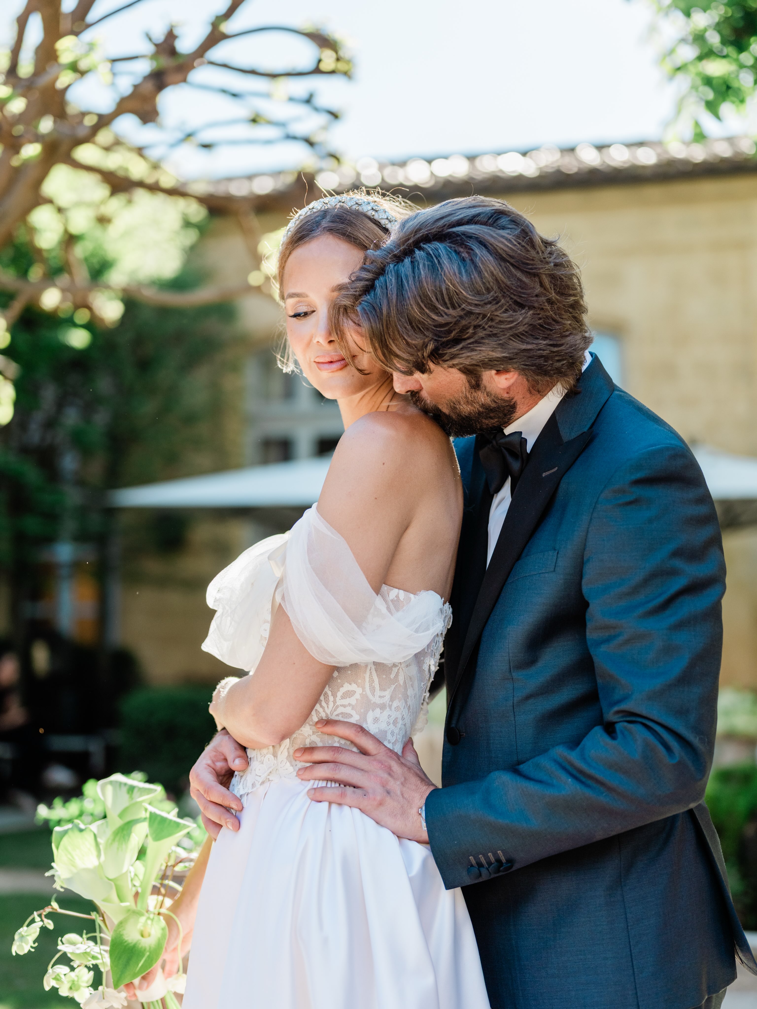 My Vision : 80-20
80% documentary
You live it. I capture it.
20% guided
Just enough direction for timeless portraits.
The perfect balance between real moments and beautiful memories that goes beyond your expectations.
Venue: @hotelcaumont
Wedding Planner & artistic direction : @wedding_planner_ en_provence
Host : @christophe_serrano_wedding
Host’s Assistant: @tiphainebarth_wedding
Wedding & Floral Designer : @fromlove2design
Tablescape: @jolibazaar
Calligraphy & Stationery: @invitatiiloveandpaper
Live Painting: @oiseau.co
Violinist: @fomina_vitalina
Entertainment: @dynasty_performers
Hair & Makeup: @fannycalypso
Bridal Gown: @valeriebruneaucreatrice
Suit: @maisondalmoro
Models: @lygie_duvivier, @julien_nettersheim
Photographe mariage Normandie | destination wedding France | modern wedding photographer #DocumentaryWeddingPhotographer #PhotographeMariageNormandie #PhotographeMariageParis #MariageNormandie #FrenchChateauWedding