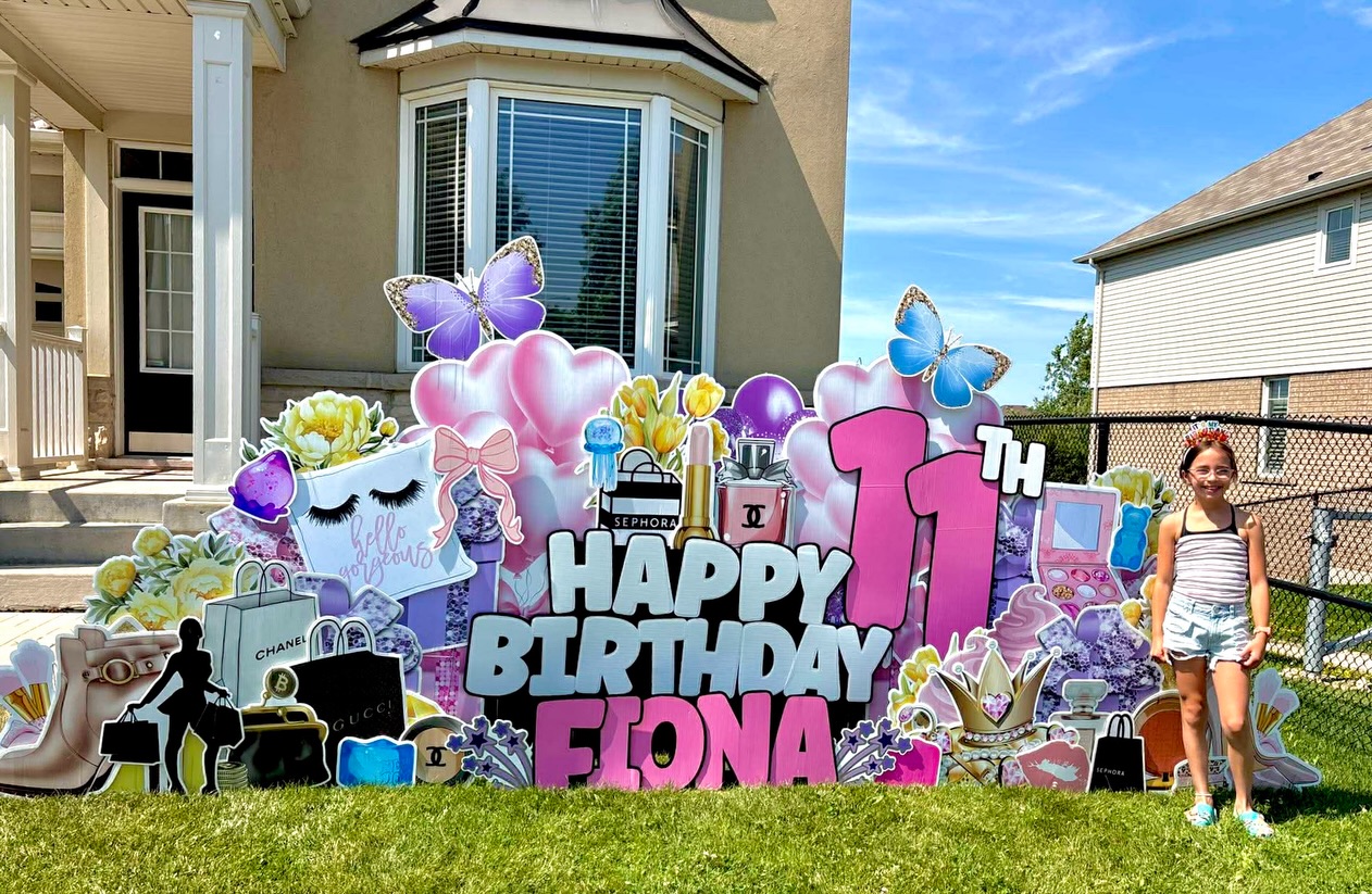 Happy HAPPY Birthday Miss Fiona!! ๐ธ๐โบ๏ธ๐
Thank you for having me back for another year! (And for the beautiful pics!! ๐คฉ Always makes my day!)
Hope you had a blast celebrating your big day!! ๐๐๐
www.nadinenoelledesign.com
#grateful #birthdaygirl #lawnsign #pink #nadinenoelledesign
