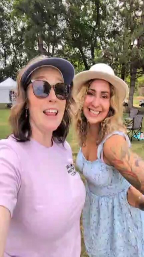 Music starts at 5, it's @livinonstrings