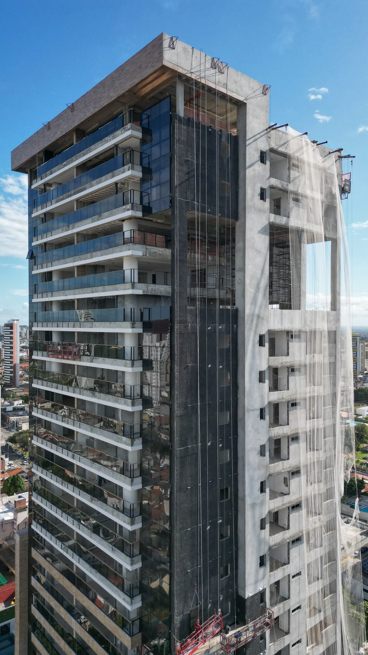 Aproveitando o generoso terreno com mais de 3 mil metros quadrados que se estende até a Av. Afonso Pena, o #HERMES foi idealizado para inspirar e criar memórias.
É completo; avant-garde; #Definitivo.
Oportunidades de repasse.
Mais informações: (84) 98681-3322
Entrega Próxima
264m² e 269m² | 4 suítes | 4 vagas
Ref.: ATL003
Construção: @atlantisconstrucoes
#ItHomes #ImóveisExcepcionais #CuradoriadeImóveis