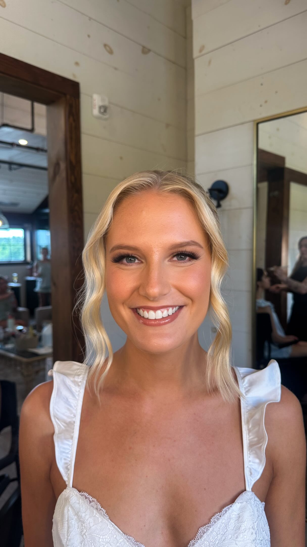 .... carry on ✨
Makeup: @alexandraweddingsco
Hair: @bridalhairbyjordan
Team: @beyondtheupdoteam
Venue: @kentislandresort
Bride: @kristenfurnari
#bridalmakeup #makeup #bride #dmvmakeupartist #makeuptransformation