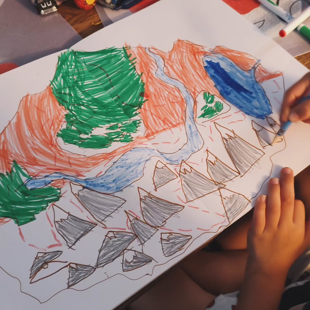 While I paint France, so does he x
#childdrawing #mapoffrance #franceart #francedrawing @alfie.paints