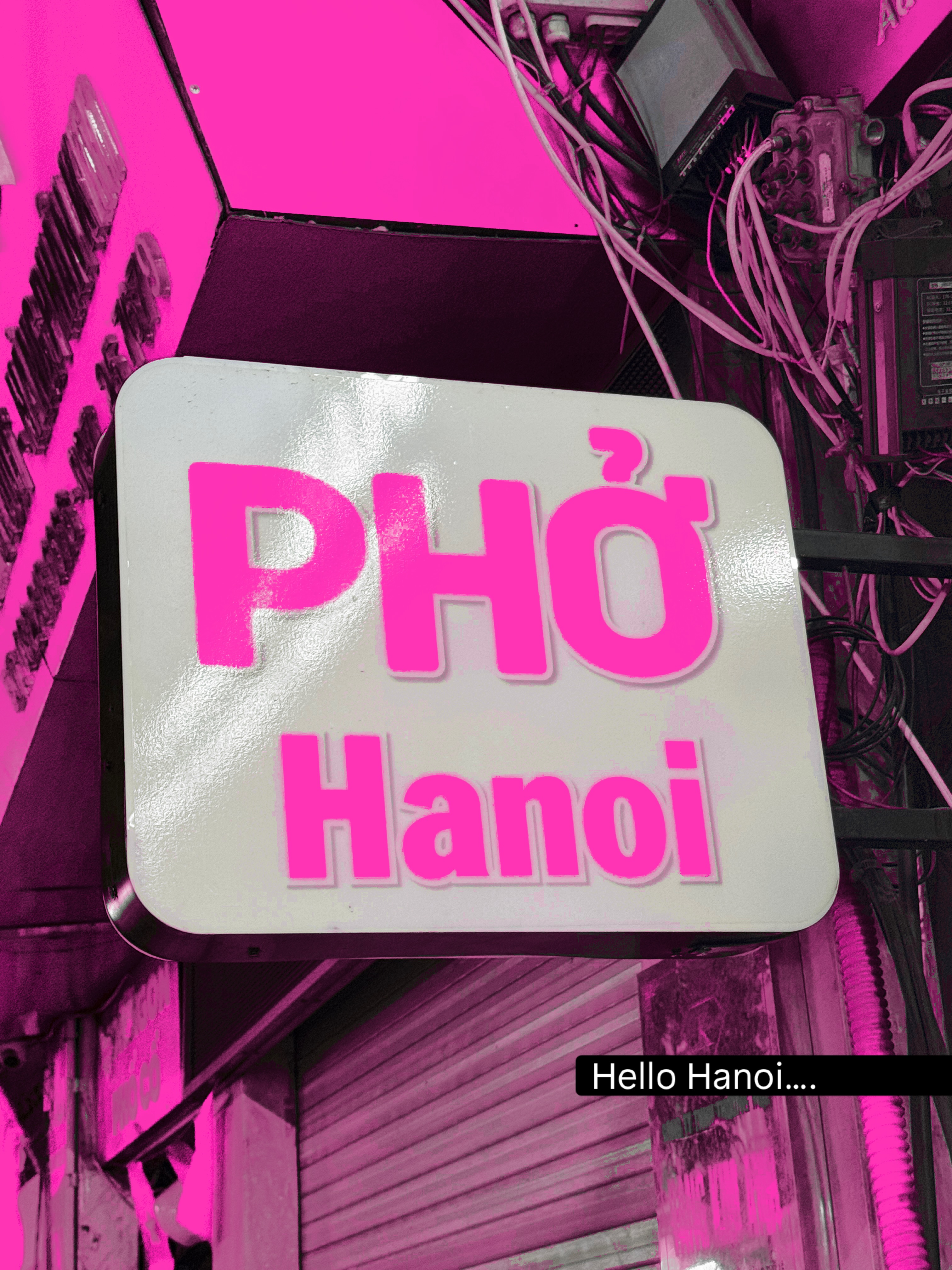 I 🩷 Hanoi. Here’s why…
.
#hanoitravel #hanoistreetphotography #explorehanoi #vietnamtravels #hanoicoffee