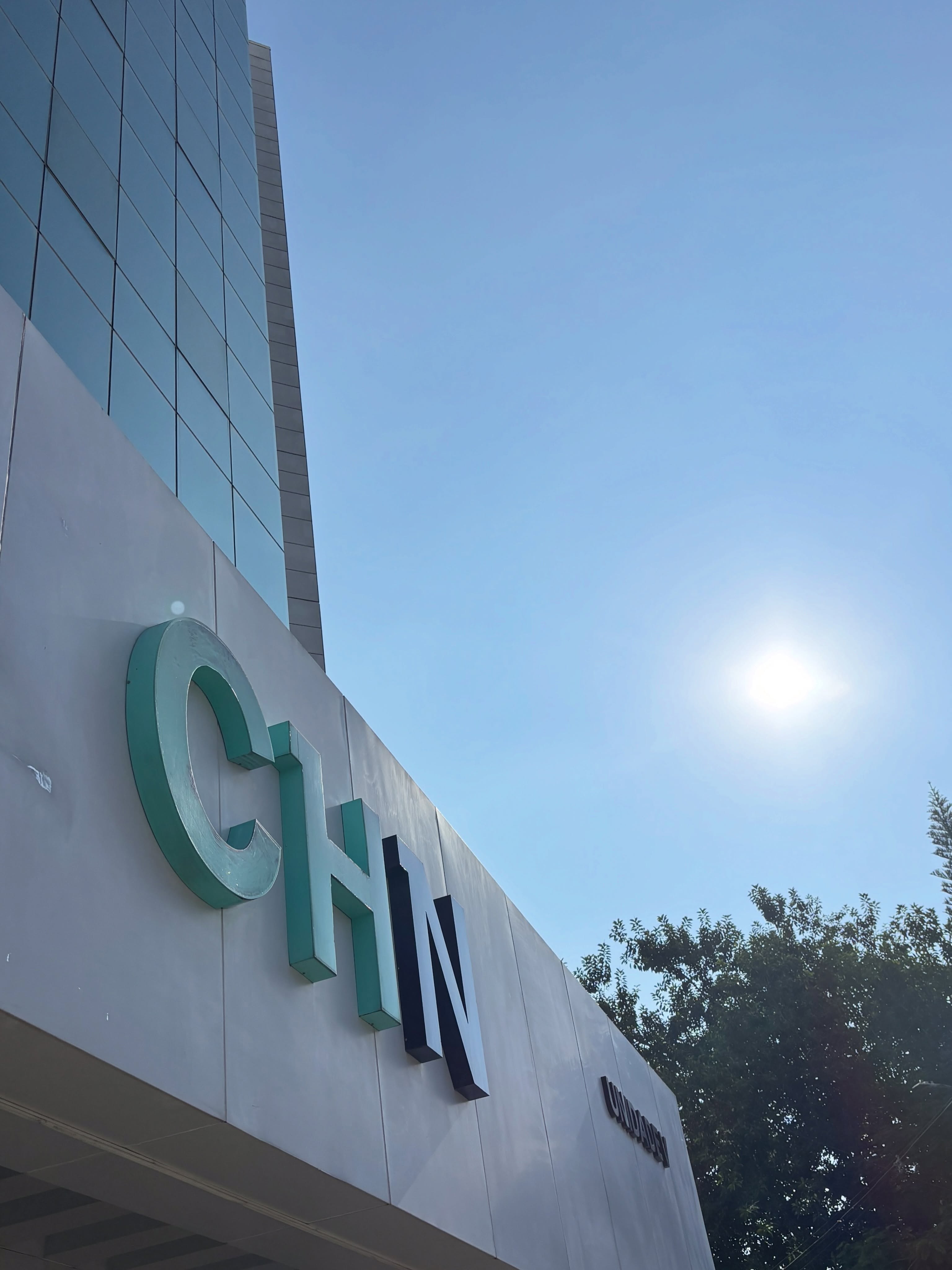 Nossa equipe passa a integrar o corpo de sobreaviso da Cirurgia Vascular do Complexo Hospitalar de Niterói — CHN, Rede Américas.
Chegamos para somar ao excelente corpo clínico que já é referência na cidade e no estado, com a convicção de sempre: fazer boa Medicina, técnica e cuidadosa, e contribuir para uma Medicina mais qualificada em Niterói.
Seguimos. Com calma, técnica e propósito.
@dr.diogodibattista @dra.camilaframbach @drrafaelsaldanha @mariomeireles @lieregoncalves
📍 CHN · Niterói
#CirurgiaVascular #Niterói #Medicina #CHN