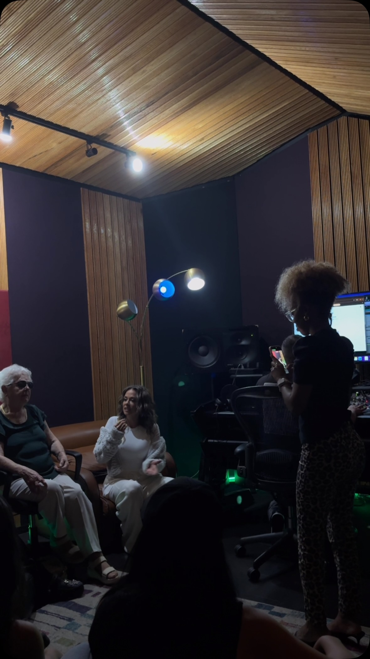 A little behind the scenes magic from filming @skymonroemusic ‘s “Papá.”
A beautiful Latin record, an homage, a letter of love.
This is what we do as an agency … we don’t just release music, we build the story around it.
Press strategy mapped.
Media list built.
The moment prepared.
“Papá” drops Friday via @vevo but we’ll be back with more deets.
Filmed & directed by : @lipstickroyaltyimages
#skymonroe #papà #lipstickroyalty #newmusic