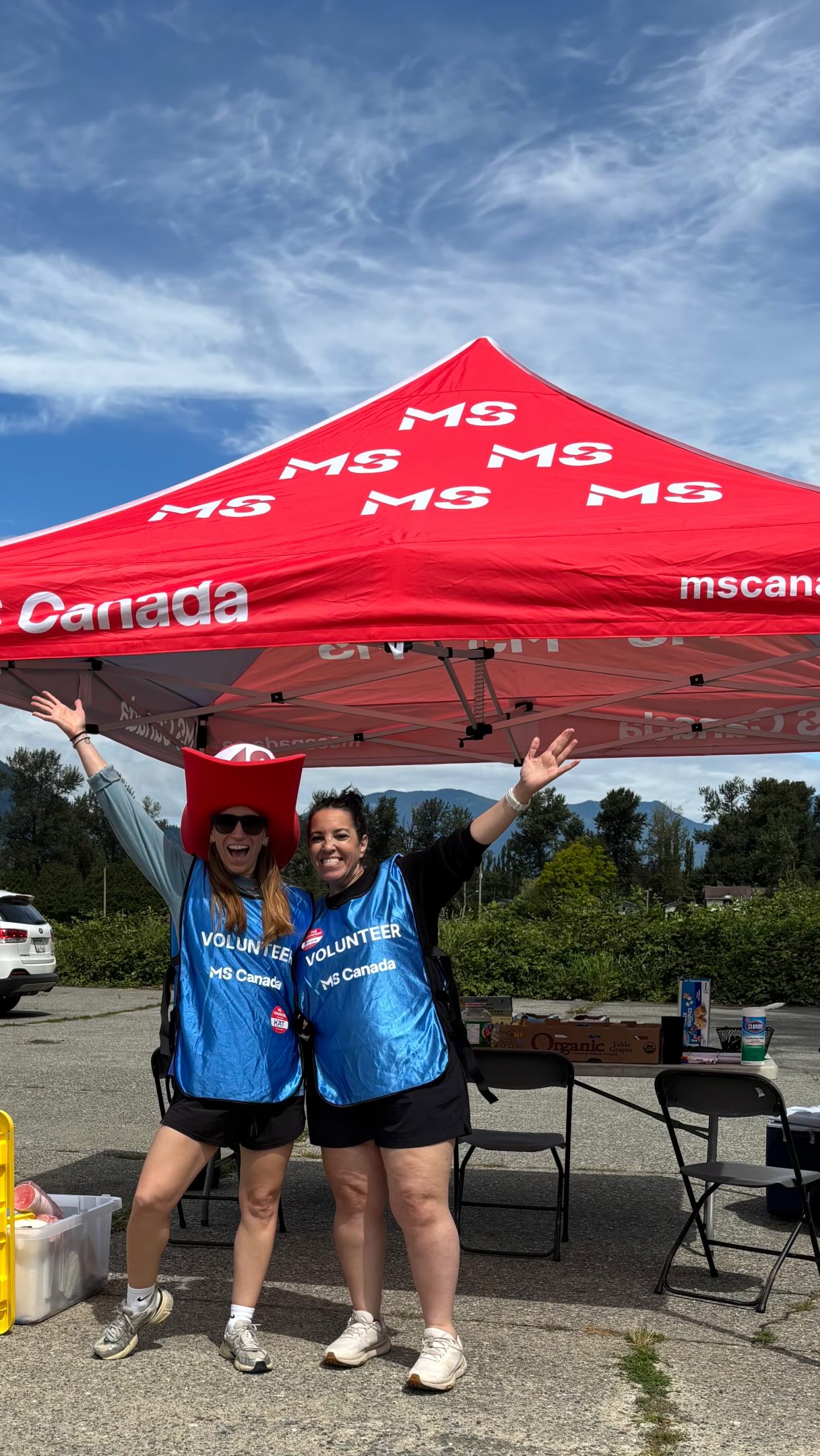 My friends & I have been Volunteering with @mscanadaofficial bike đČ ride since 2018! Itâs always a great time for all! Since I canât personally ride, I can support those who do!
Weâll get a cure for MS someday, but without the help of these wonderful humans itâs gonna take way longer!
Thank you to MS Canada for letting us bring @vanchronicwellness along & to those who had a good chat about the cause!! đ«¶đŒ
Every year we meet riders with MS who inspire me to keep moving & looking up! You all are helping us do what we started chronic Wellness for, to redefine what having a chronic illness looks like! đ«
Want a Look Up bracelet? DM us!
Want to ride next year? Check our MS Canadaâs website
Stay tuned for a full story update âŠBut yesterday was a full day so, mustering up the energy will take 3-10 business days đđ€Šđ»ââïž âŠ
