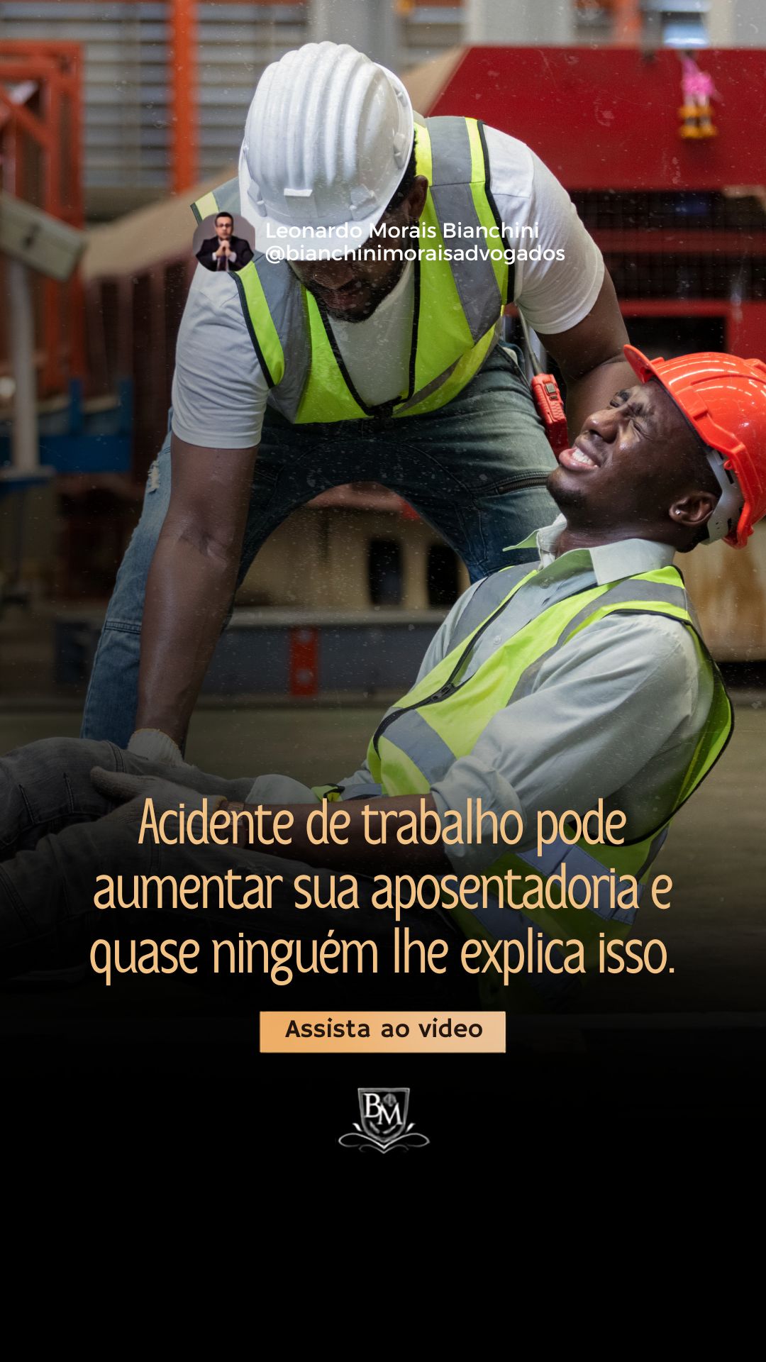 Se o seu benefício do INSS não for reconhecido como acidente de trabalho ou doença ocupacional você pode receber MUITO menos do que deveria.
Muita gente pede auxílio-doença comum quando na verdade a doença ou o acidente tem relação com o trabalho.
E isso muda completamente o valor do benefício.
Para ser considerado acidentário, é essencial provar o nexo com o trabalho.
Isso envolve a emissão da CAT, apresentação de laudos, exames e relatórios médicos consistentes.
Agora presta atenção nisso; na aposentadoria por incapacidade permanente de origem acidentária o valor pode ser de 100% da média de todas as suas contribuições, ou seja, reconhecer como acidente de trabalho pode aumentar muito o valor que você recebe.
O problema é que muitos benefícios são concedidos como comuns mesmo quando deveriam ser acidentários.
E aí a pessoa acaba recebendo menos sem saber.
Se você passou por isso ou teve o benefício negado vale a pena revisar o seu caso.