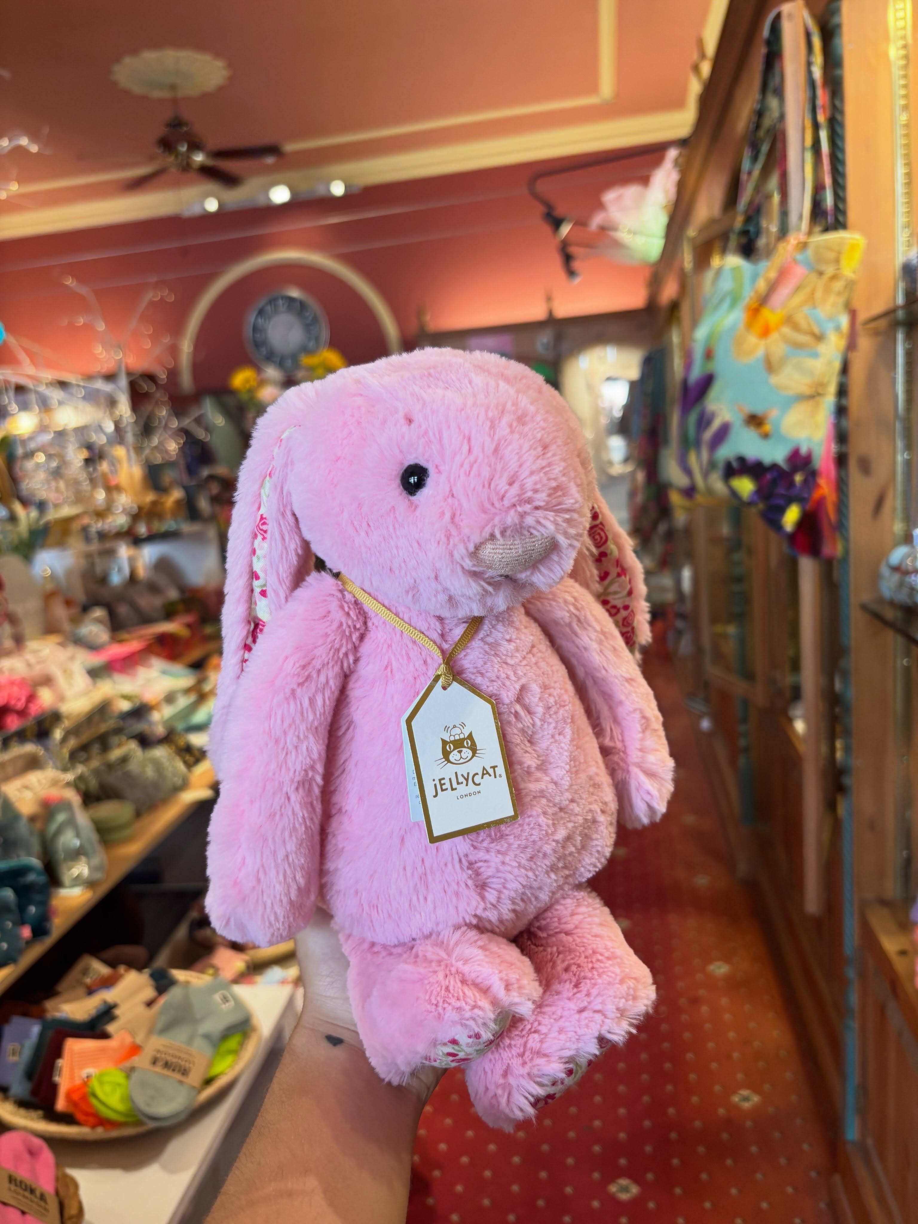 We’ve got new Jellycats available in our gift shop!🧸💓
What’s in:
- Blushkin Blossom Luxe Bunny🐰
- Amuseables Pink & White Marshmallows🍬
- Blushkin Blossom Bunny Bag Charm👜
- Amuseables Birthday Cake🎂
- Large Bartholemew Bear🧸