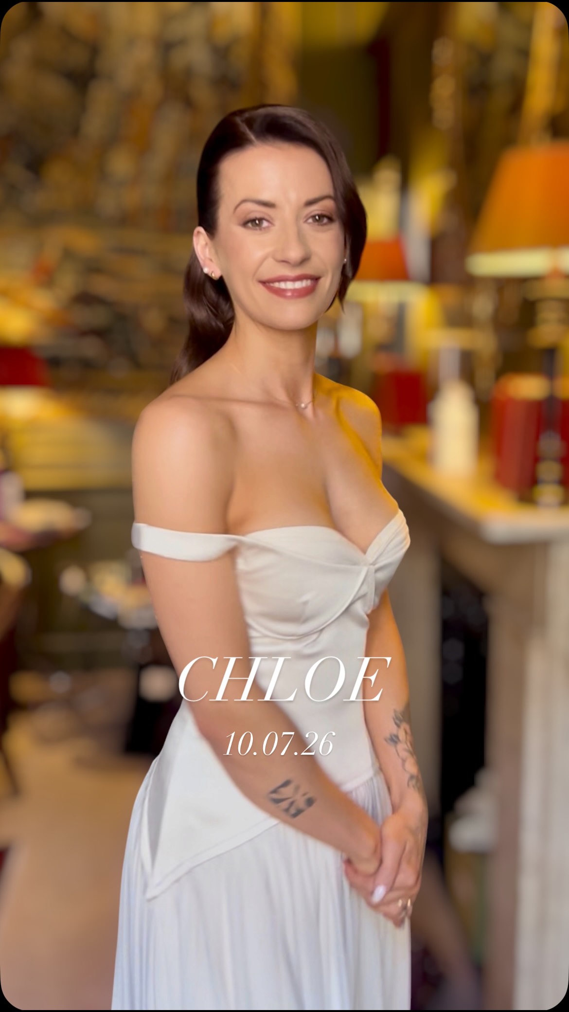 Chloe looked absolutely stunning with her beautiful soft glam half-up, half-down hairstyle ✨
We transformed her hair into lush, glossy waves full of movement, softness, and shine—the perfect balance of elegance and glamour for her wedding day. 🤍
Thank you for trusting me to be part of such a special morning, Chloe. ✨