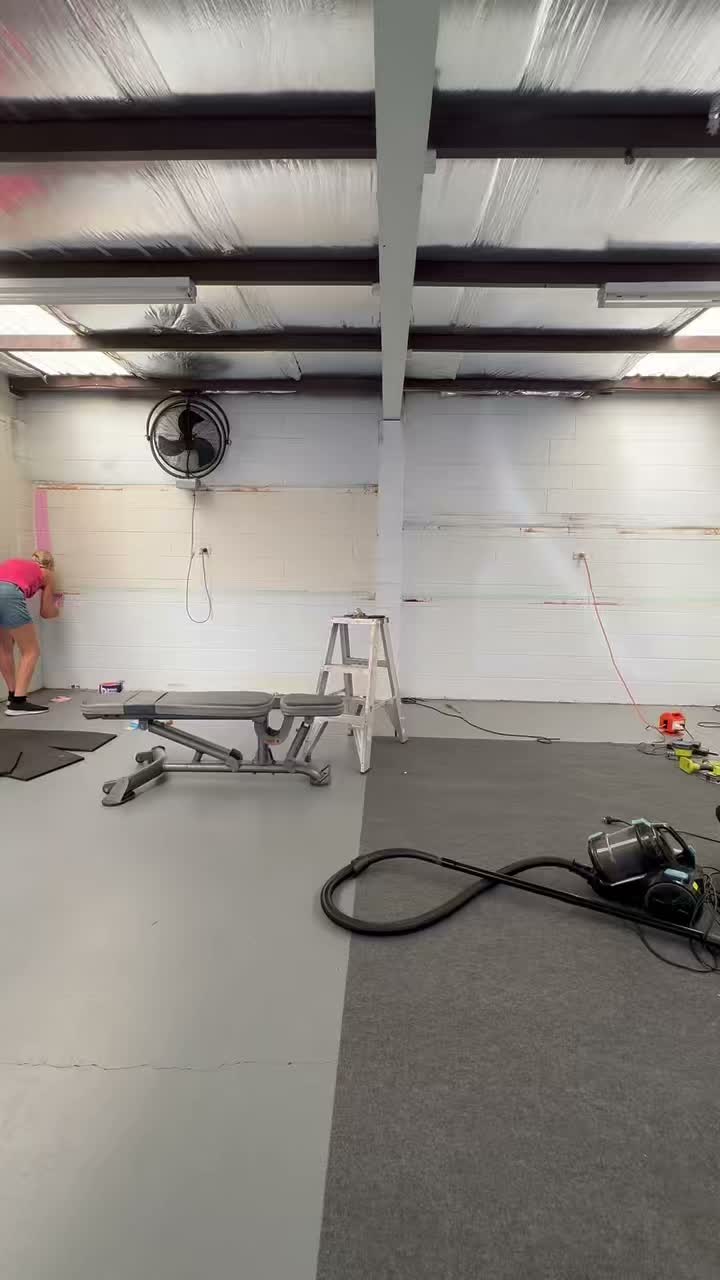 It is starting to look a little more like home 💝💖
Pulled out the old steel shelving and gave it a couple of coats of paint 👌
#SlowButSure #NewSpace #Pink #LadiesGym #Optibods