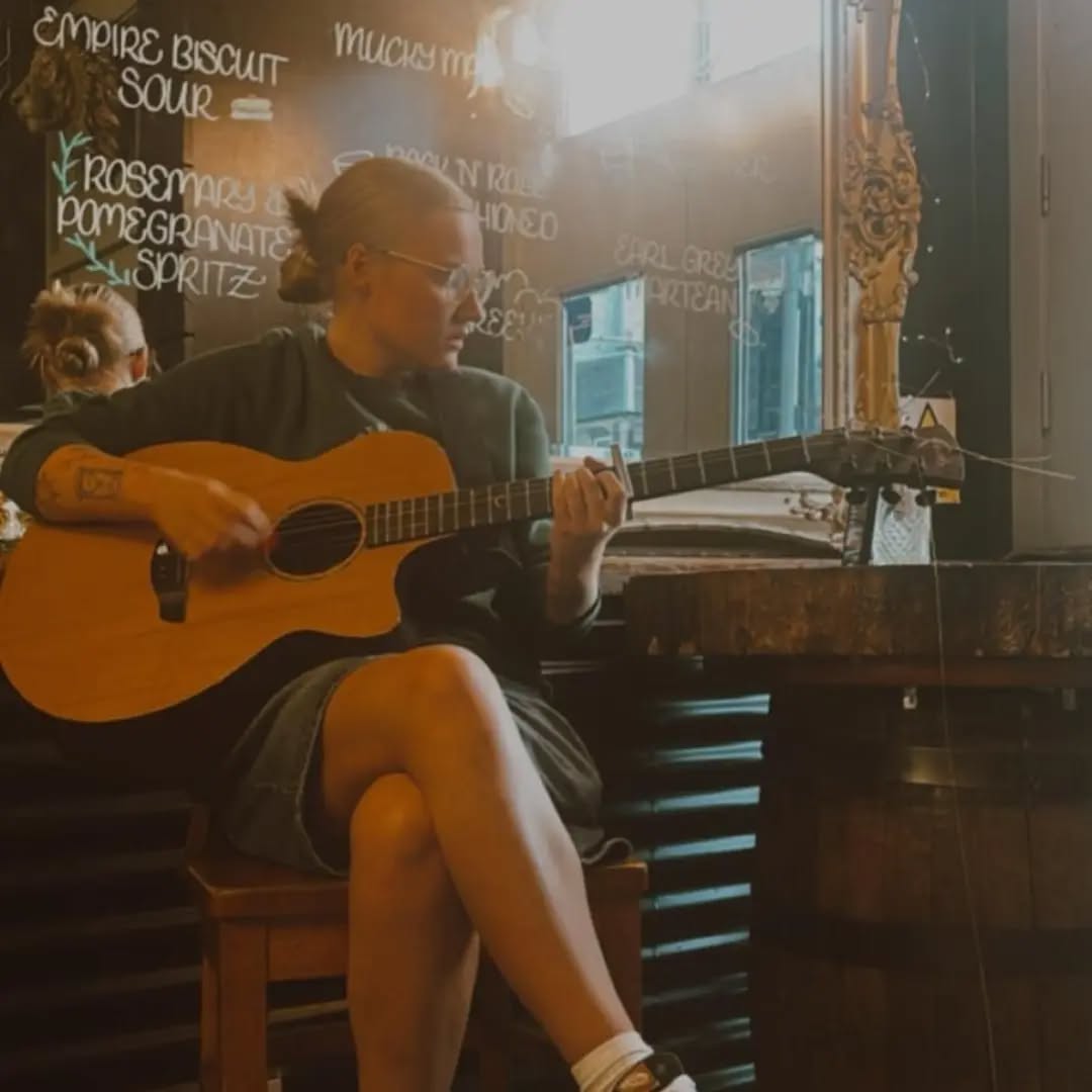 LIVE MUSIC TODAY 2PM TO 5PM IN STABLES BAR!
Come join us and enjoy some live acoustic music from the awesome beccalaingmusic today from 2pm.
#livemusic #stablesbar #longniddryeats #LongniddryInn