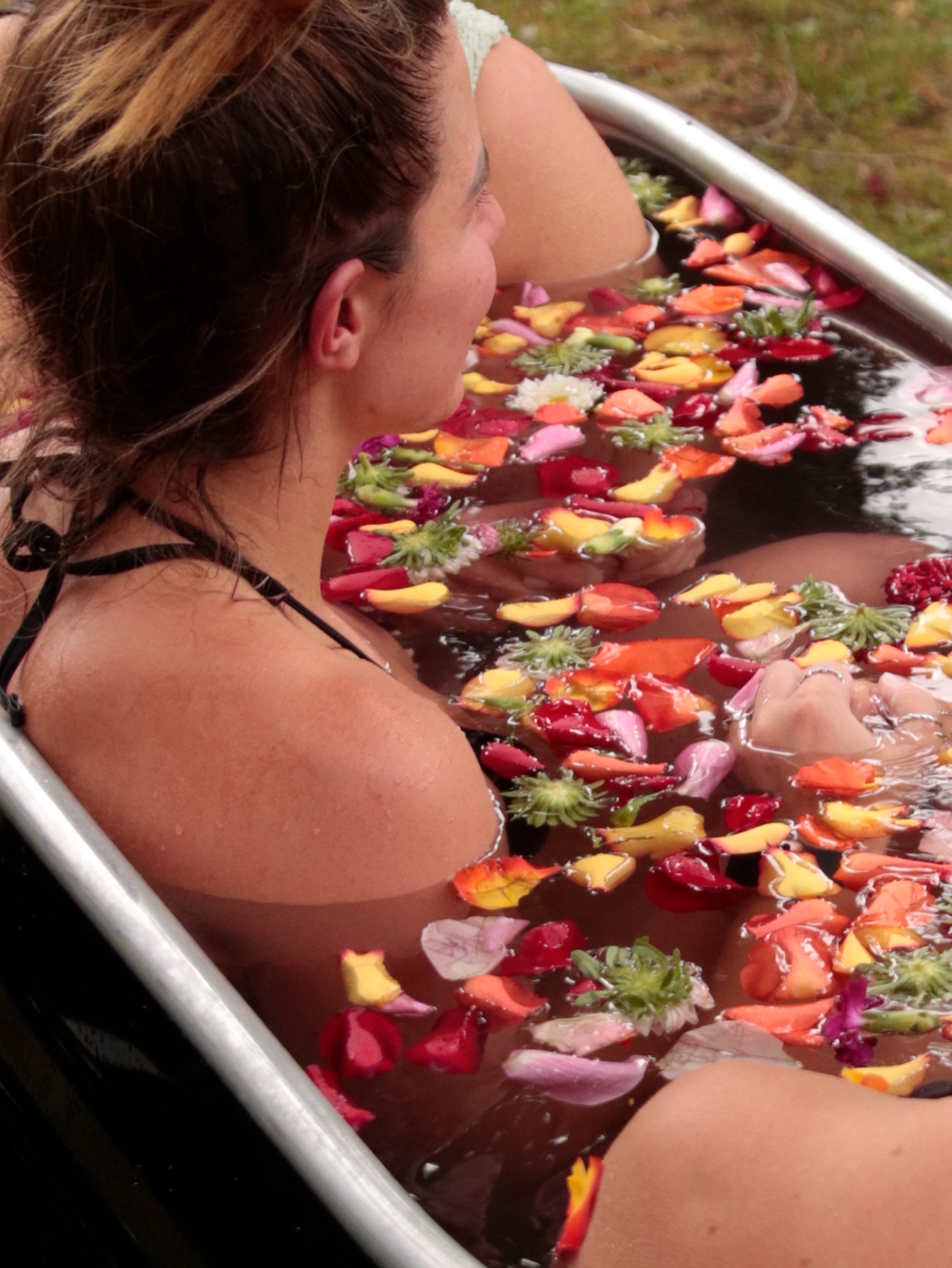 Just 2 spaces left for our Women’s Circle & Sensory Sauna Ritual Friday 24th | 18:00–20:20 🌺
Join us for an evening of connection, beginning with a female empowerment workshop led by @thymelessbeauty @thymeless.rhythms , followed by a sensory sauna ritual inspired by the seasons.
Whats a sensory sauna?? Expect leaf whisking, a flower bath, music, scrubs, face masks, and a @shopsalt.co.uk post-sauna cleanse balm to take home 🤍
These golden summer evenings are some of our favourites to share with you.
Book via the Solace booking page 🌞
#LepeBeachSauna #SolaceSauna #WildSauna #WomenTogether #LoveLepe